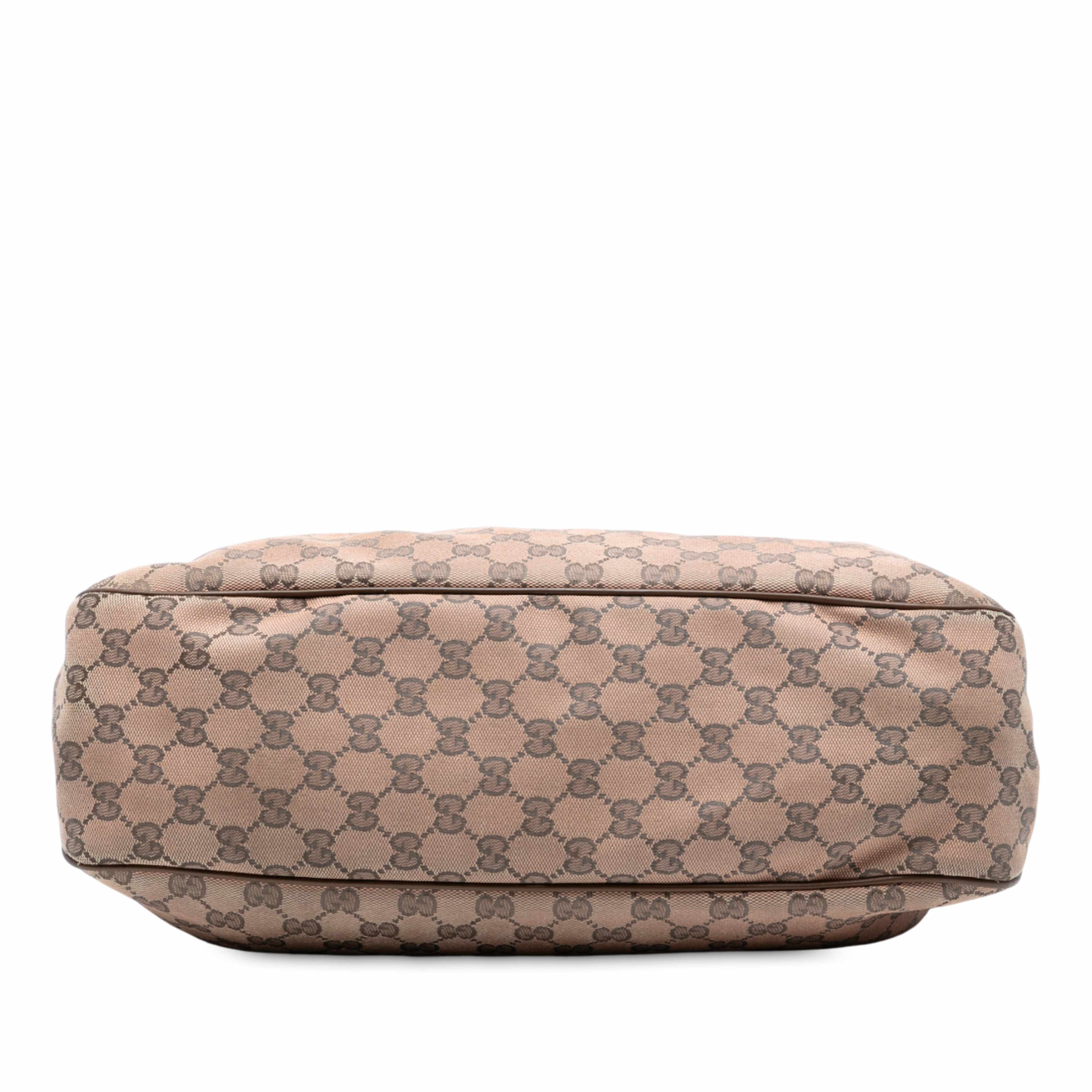 Gucci Gg Canvas Sukey Tote, från Luxclusif, i färgen beige. Klicka för att öppna bilden i stort format