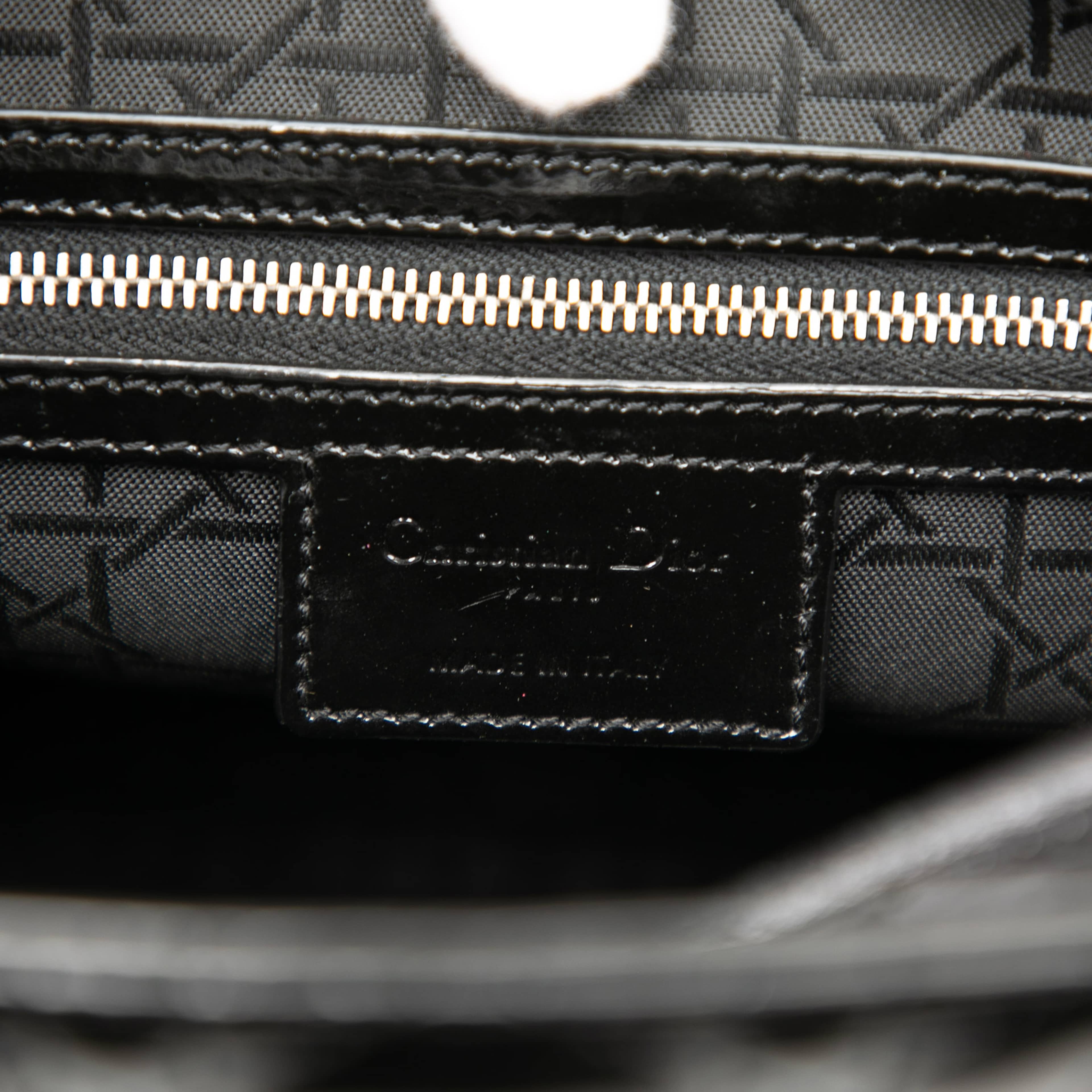 Dior Large Patent Cannage Lady Dior, från Luxclusif, i färgen black. Klicka för att öppna bilden i stort format