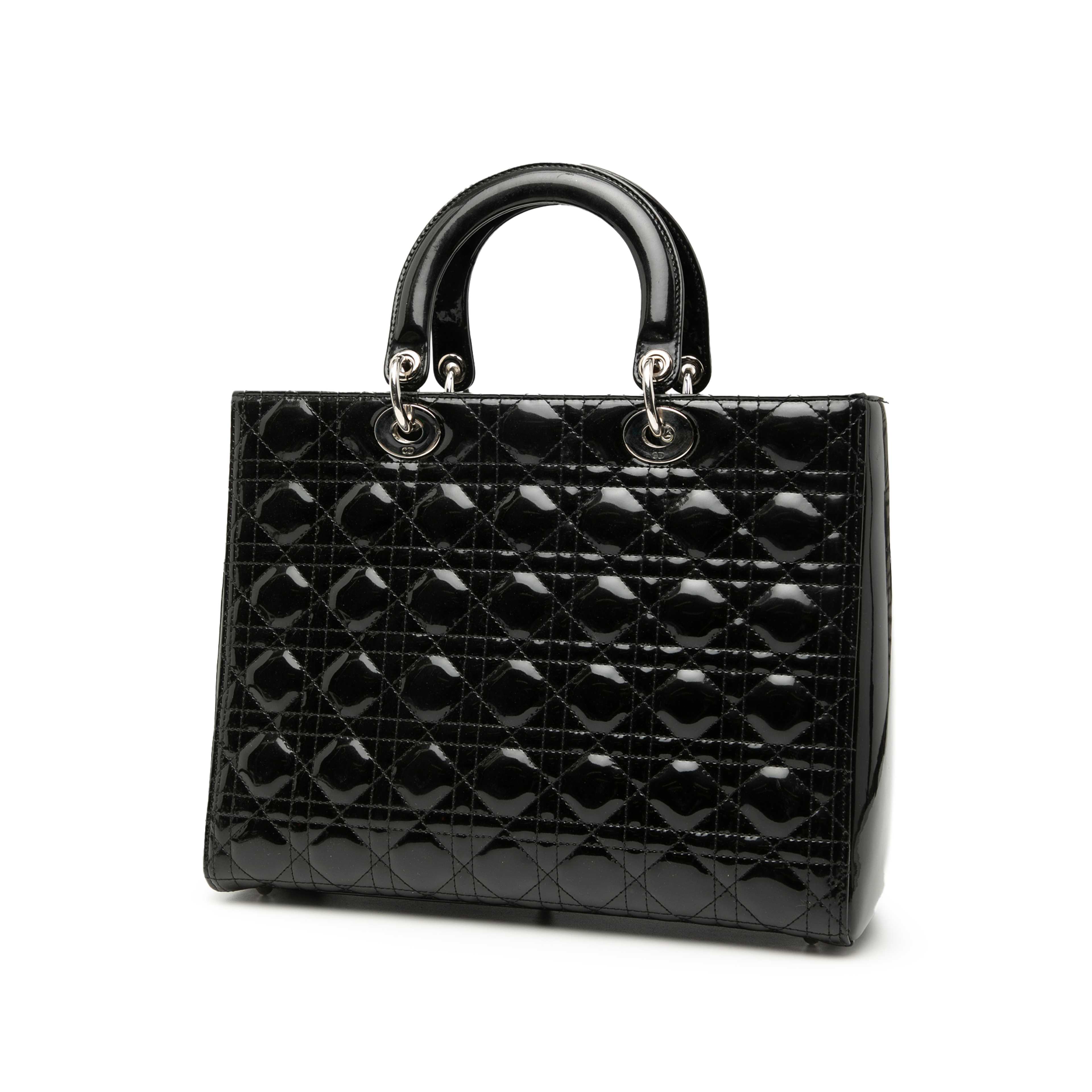 Dior Large Patent Cannage Lady Dior, från Luxclusif, i färgen svart. Klicka för att öppna bilden i stort format
