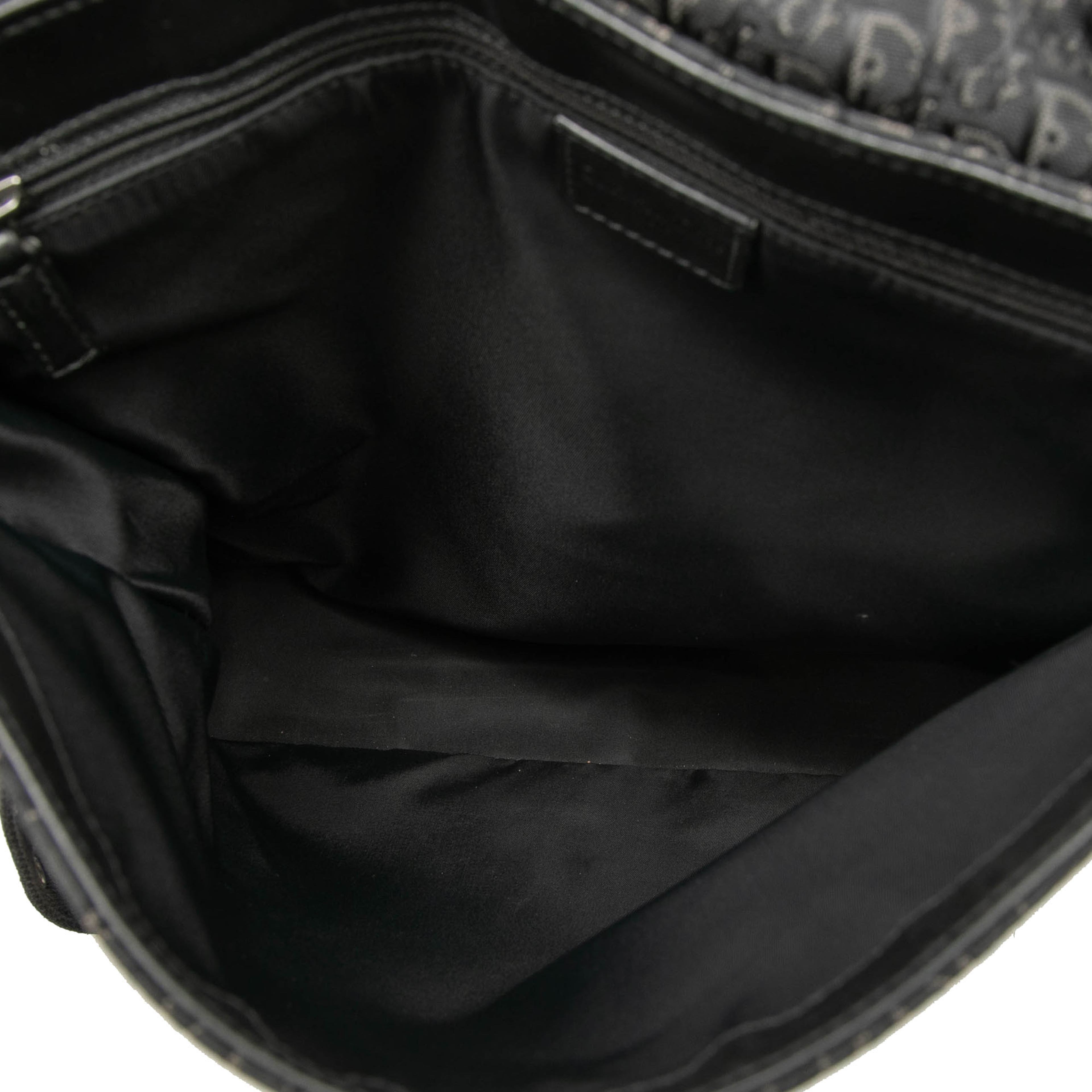 Dior Diorissimo Trotter Canvas Street Chic Crossbody, från Luxclusif, i färgen svart. Klicka för att öppna bilden i stort format
