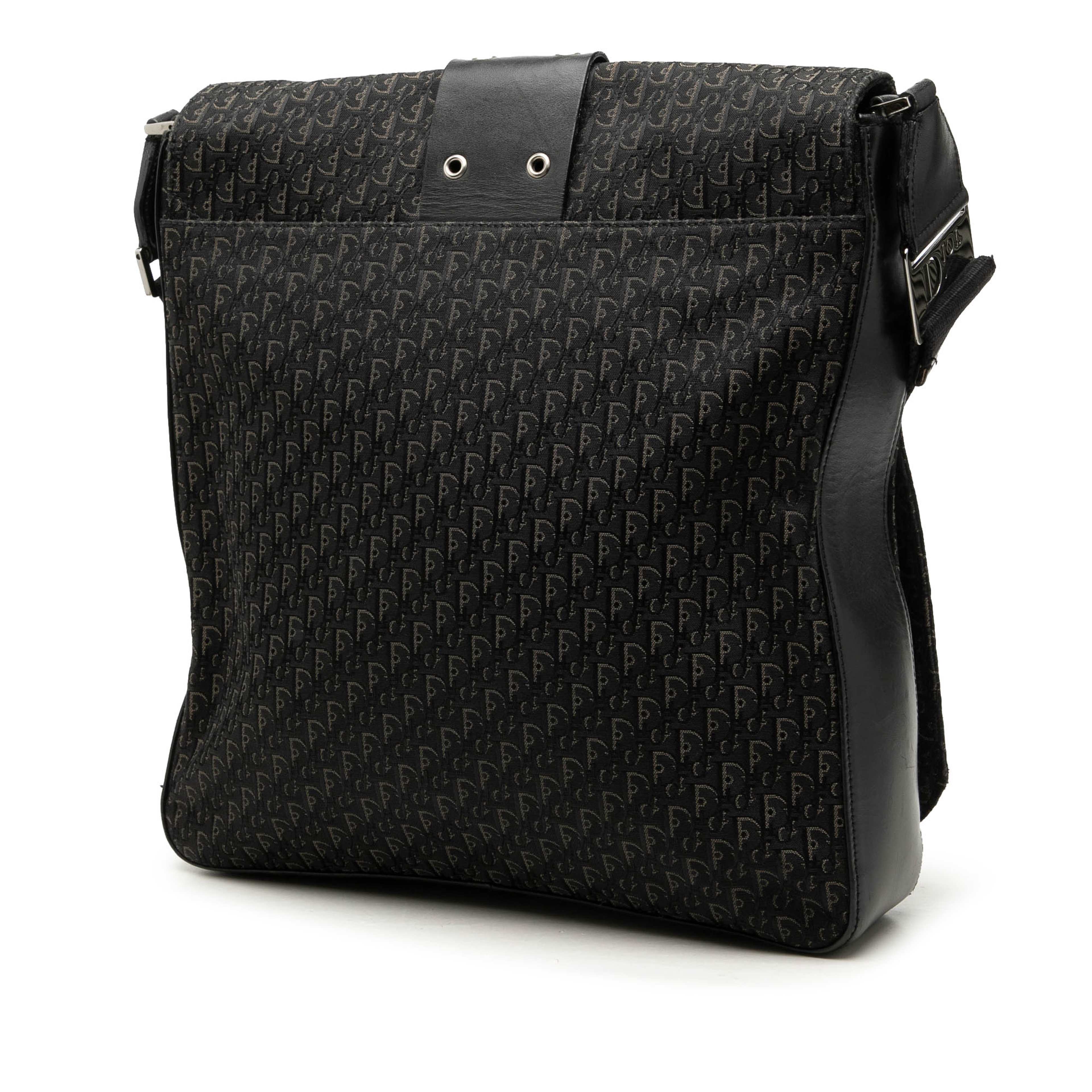 Dior Diorissimo Trotter Canvas Street Chic Crossbody, från Luxclusif, i färgen svart. Klicka för att öppna bilden i stort format