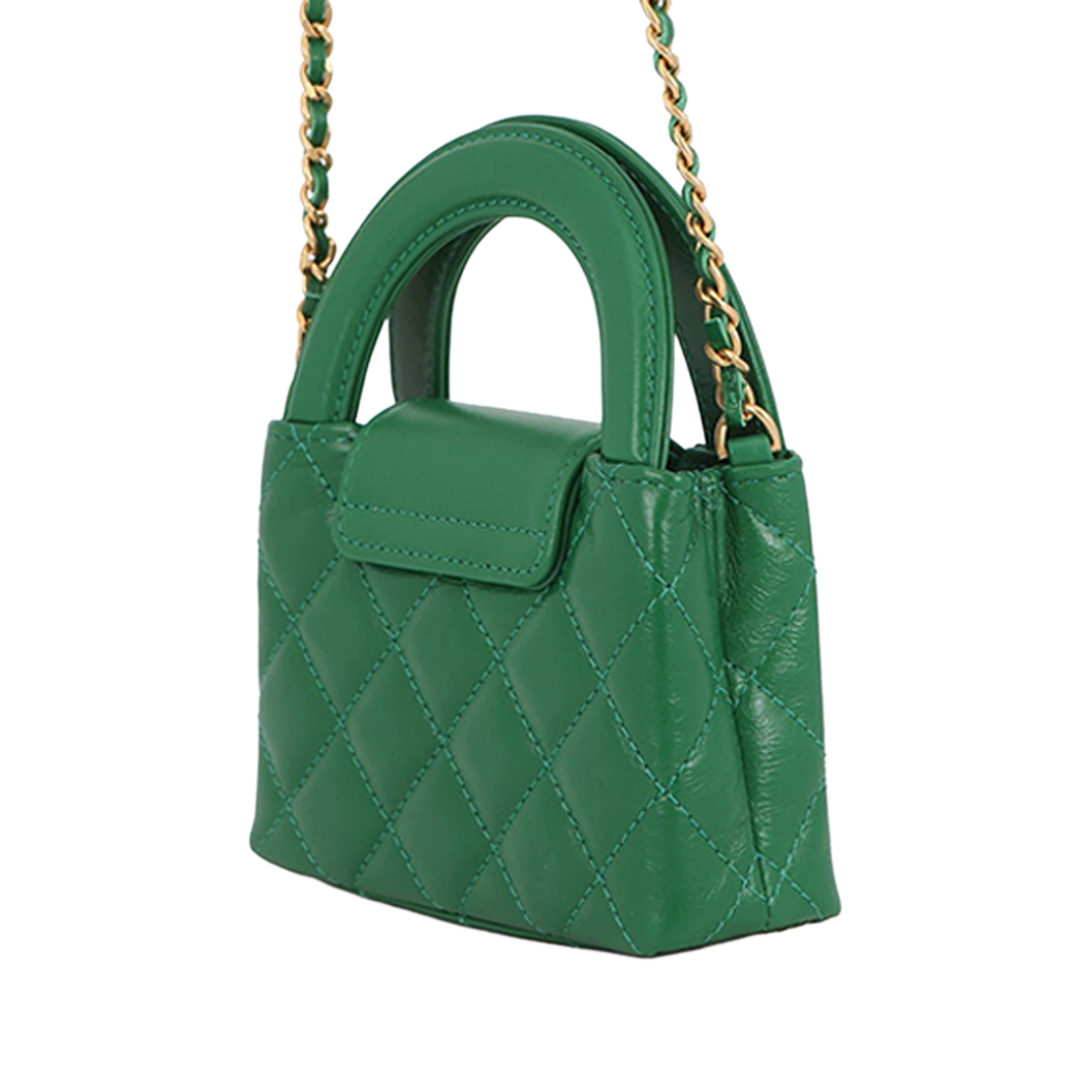 Chanel Nano Aged Calfskin Kelly Shopper Bag, från Luxclusif, i färgen green. Klicka för att öppna bilden i stort format