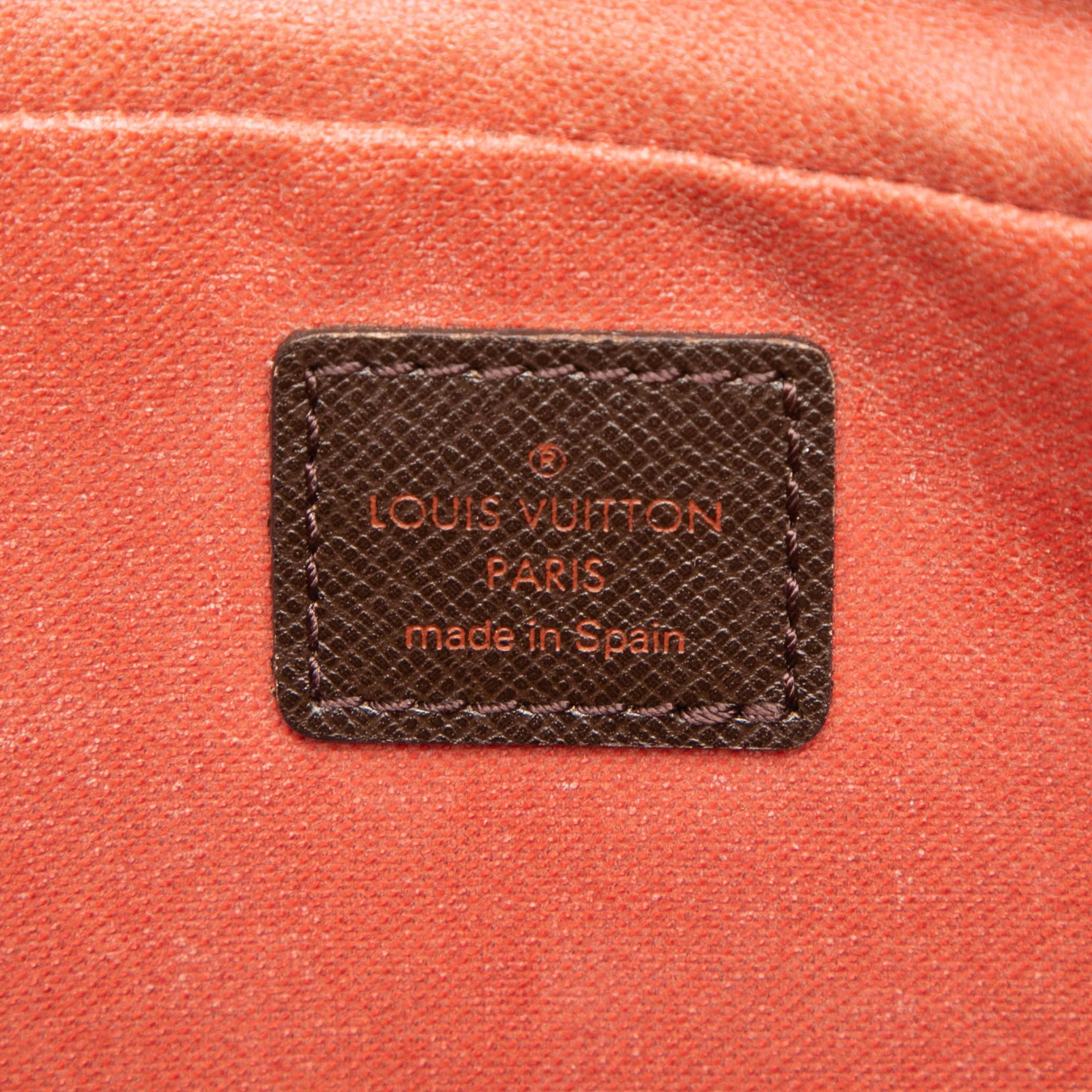 Louis Vuitton Damier Ebene Trousse Toilette 25, från Luxclusif, i färgen brun. Klicka för att öppna bilden i stort format