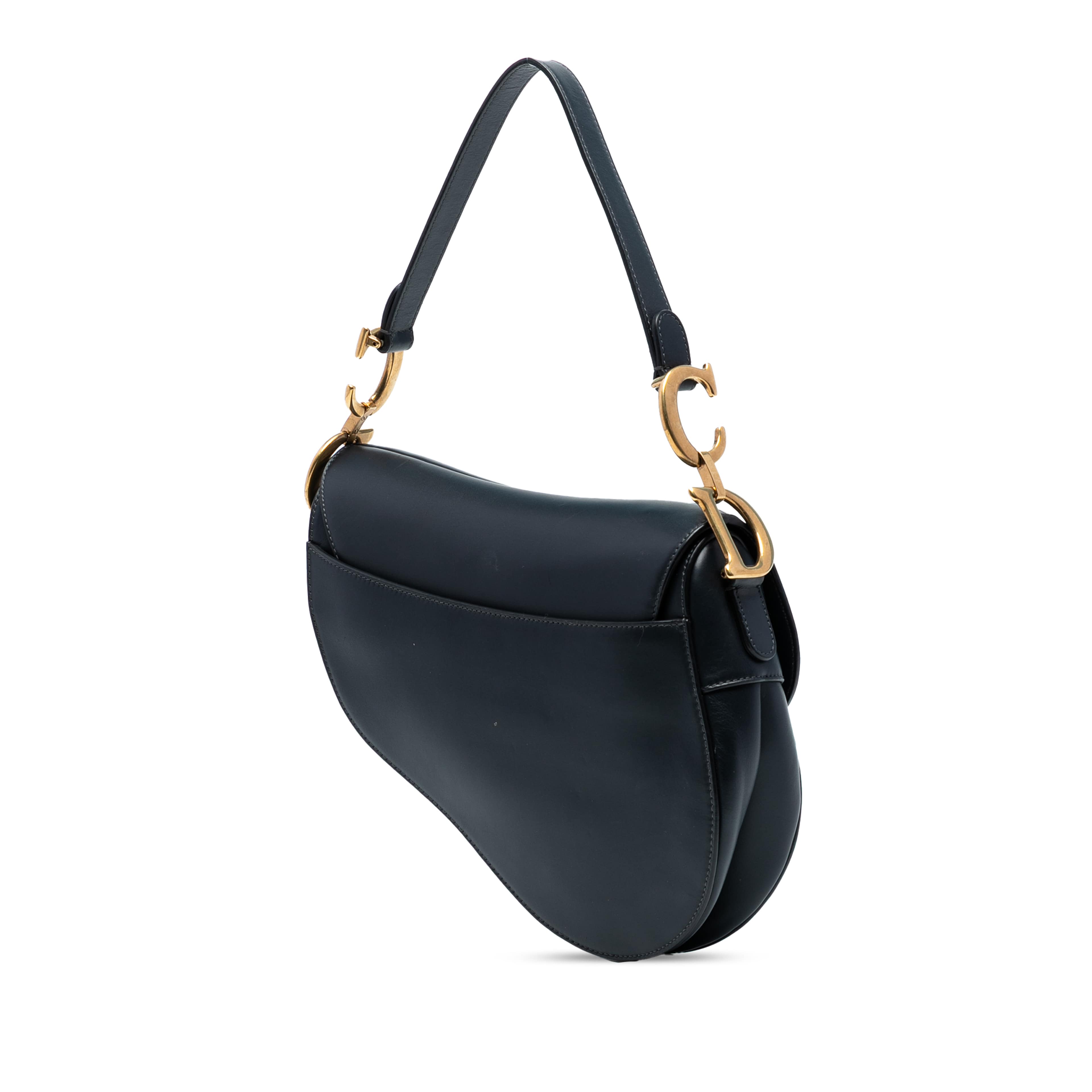 Dior Smooth Calfskin Saddle Bag, från Luxclusif, i färgen black. Klicka för att öppna bilden i stort format