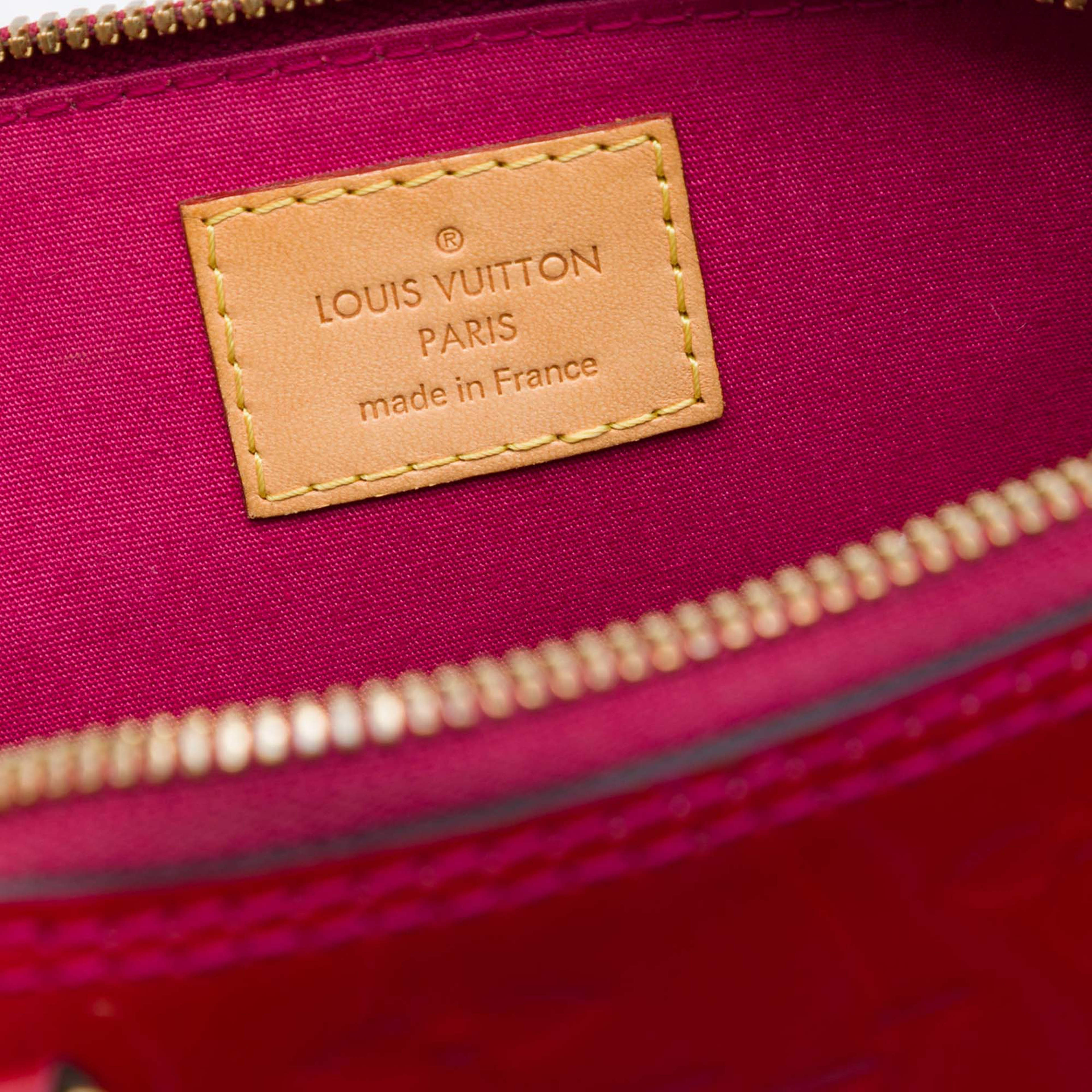 Louis Vuitton Monogram Vernis Alma Bb, från Luxclusif, i färgen röd. Klicka för att öppna bilden i stort format