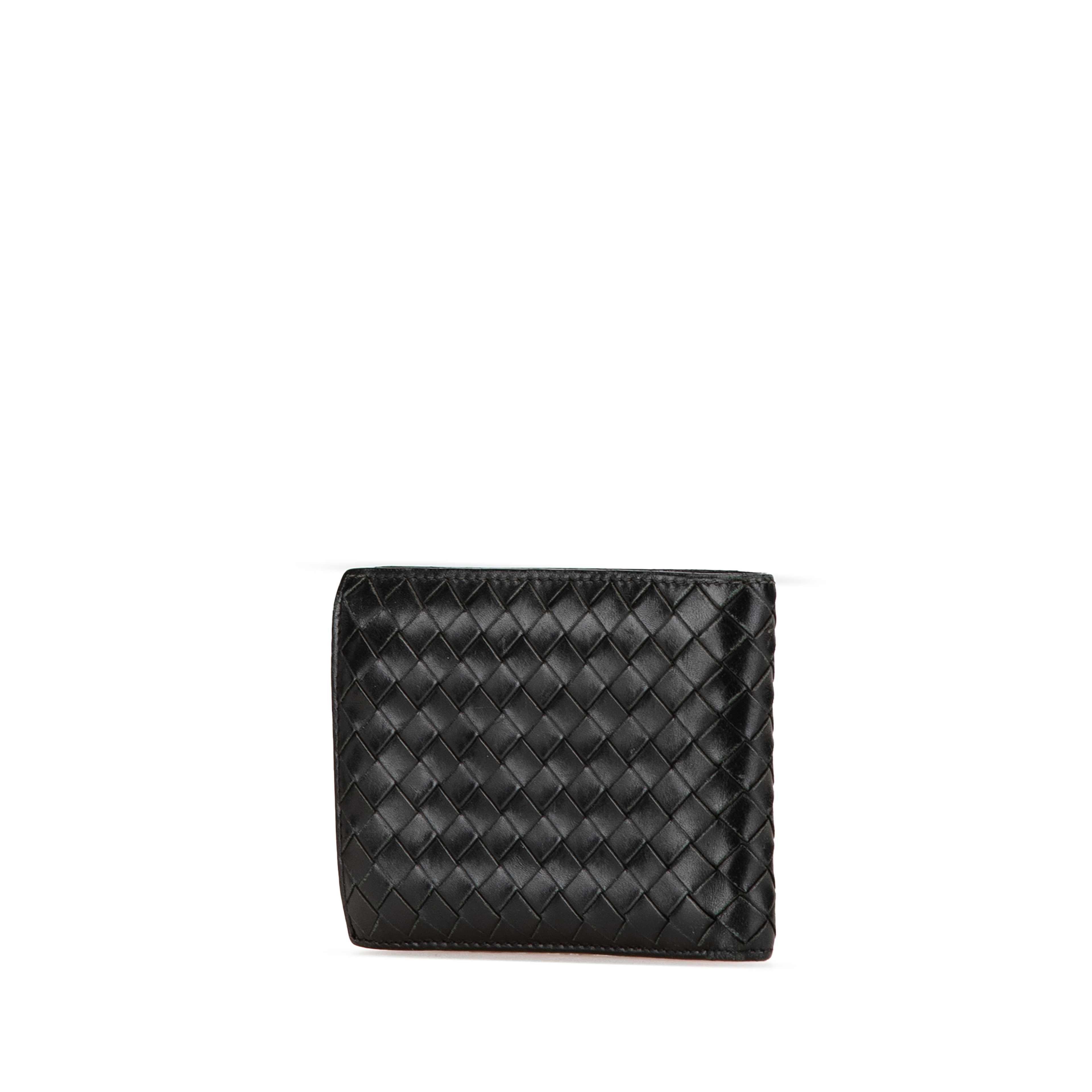 Bottega Veneta Leather Intrecciato Bifold Wallet, från Luxclusif, i färgen black. Klicka för att öppna bilden i stort format