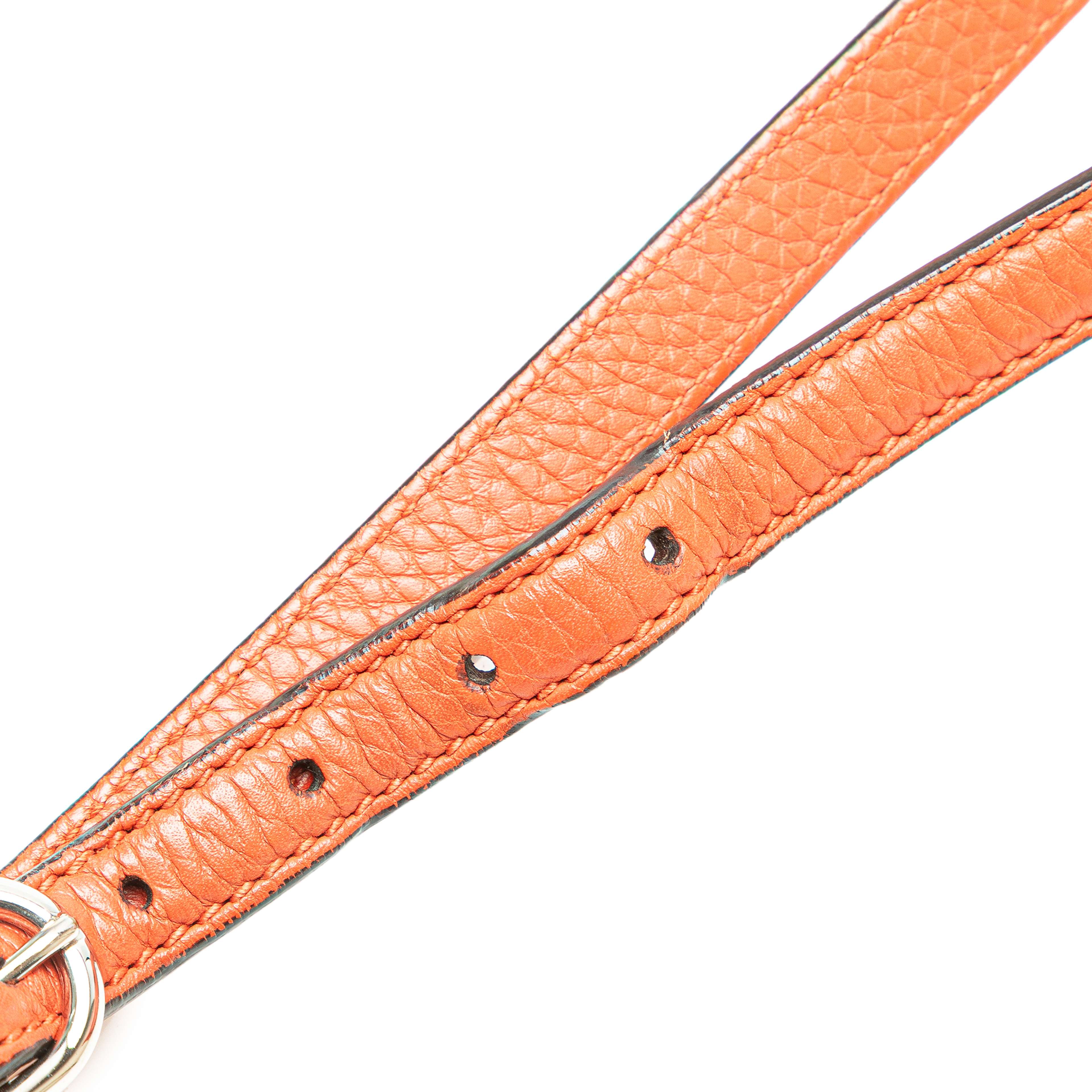 Gucci Small Calfskin Bamboo Daily Satchel, från Luxclusif, i färgen orange. Klicka för att öppna bilden i stort format