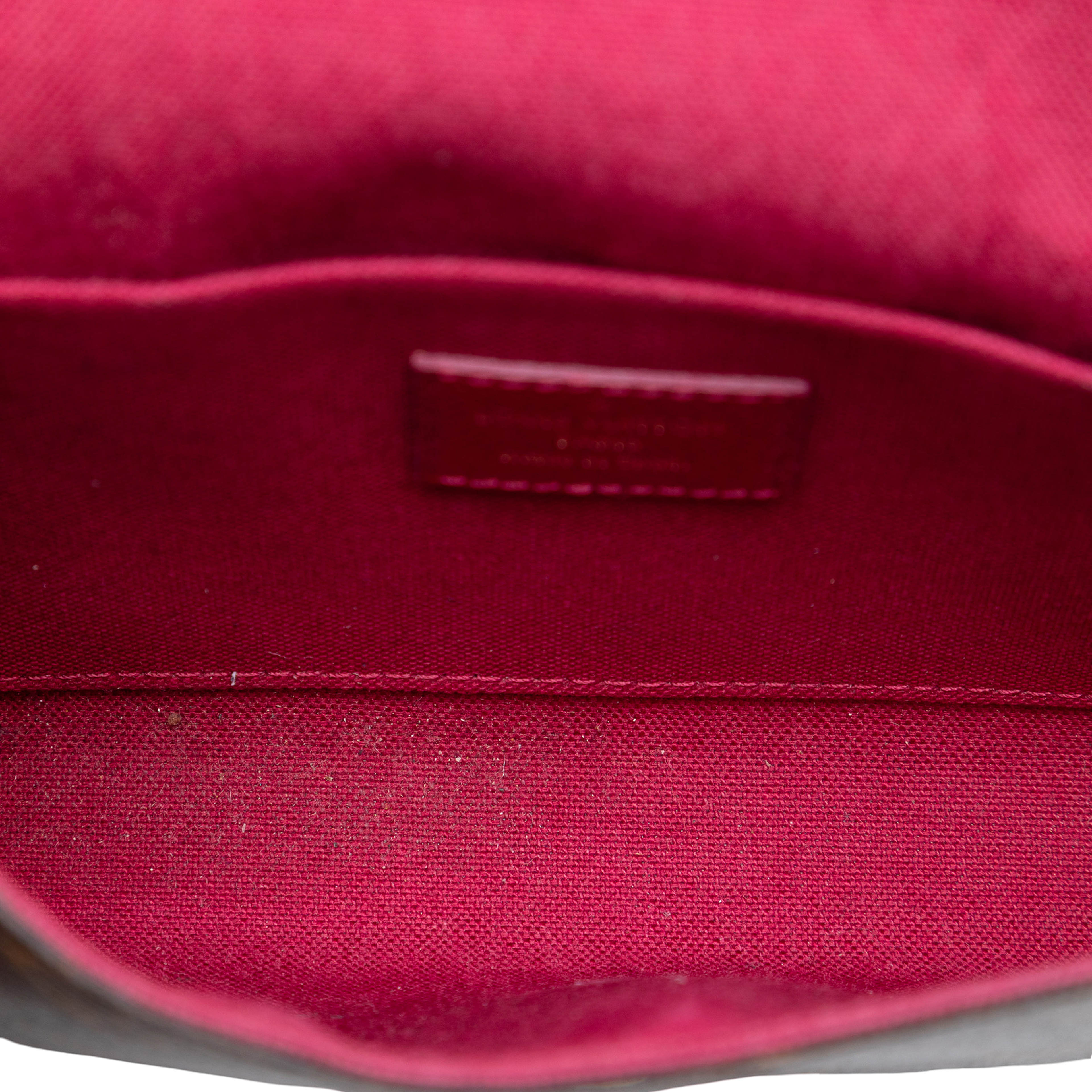 Louis Vuitton Monogram Pochette Felicie, från Luxclusif, i färgen brown. Klicka för att öppna bilden i stort format