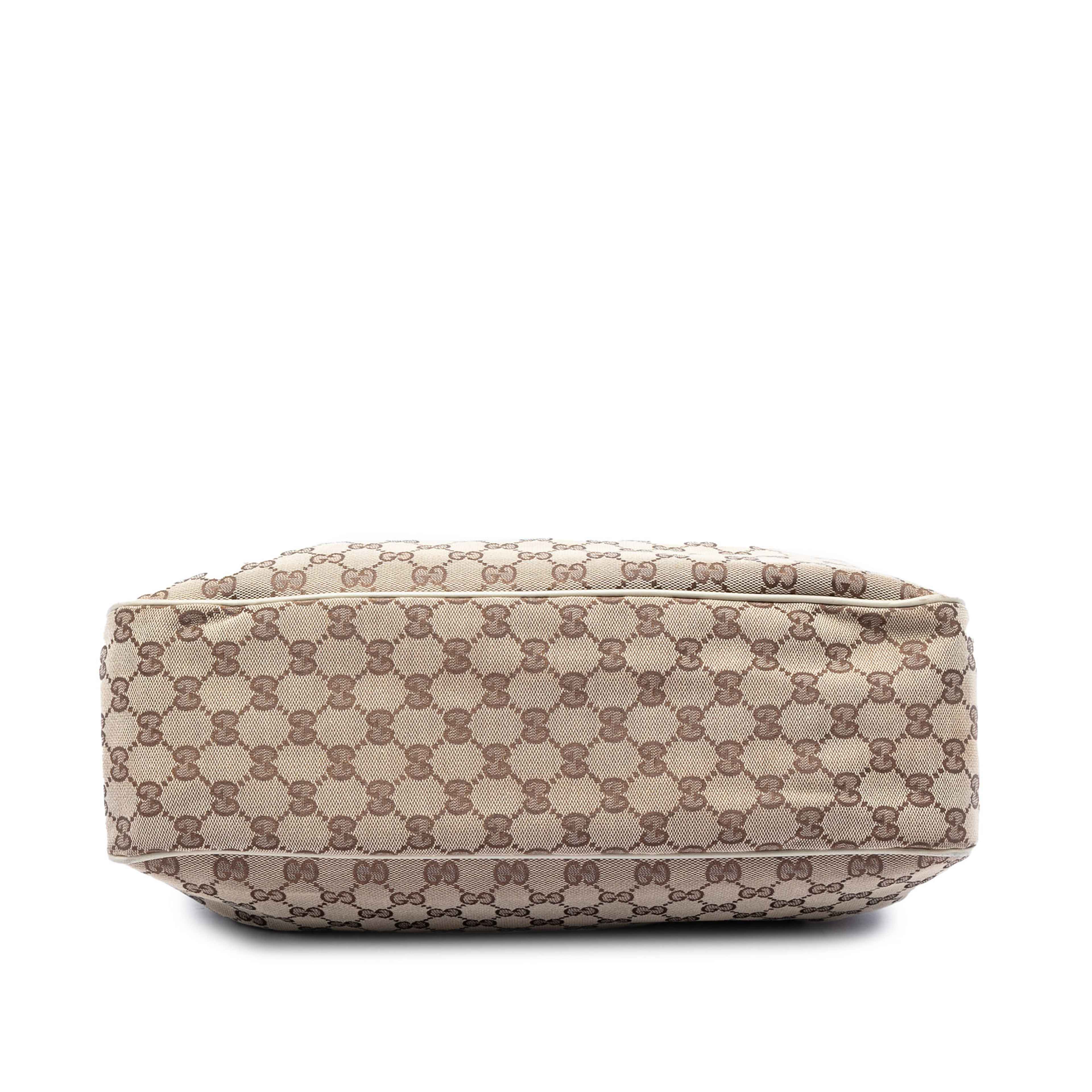 Gucci Gg Canvas Sukey Tote, från Luxclusif, i färgen beige. Klicka för att öppna bilden i stort format