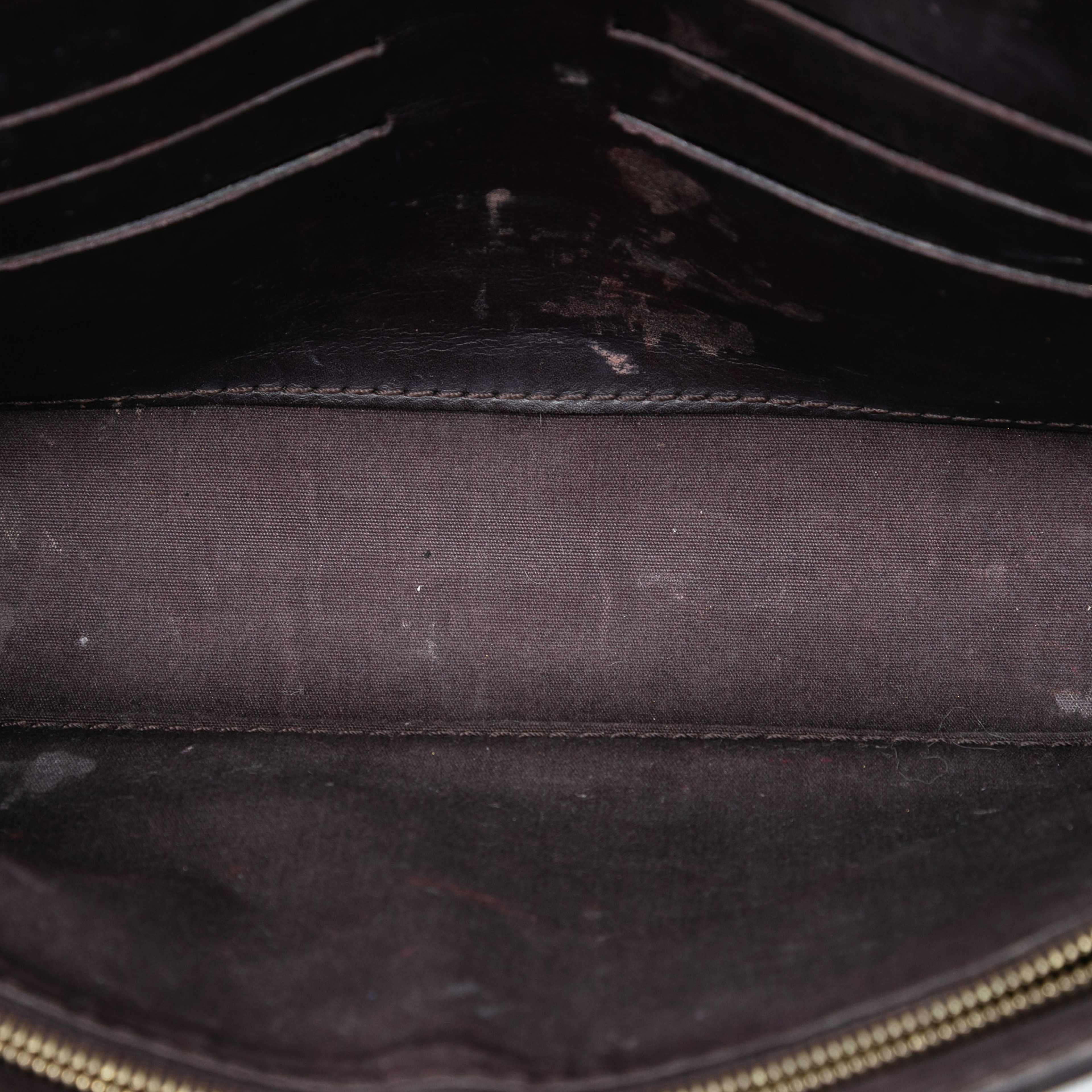 Louis Vuitton Monogram Vernis Ana, från Luxclusif, i färgen purpur. Klicka för att öppna bilden i stort format