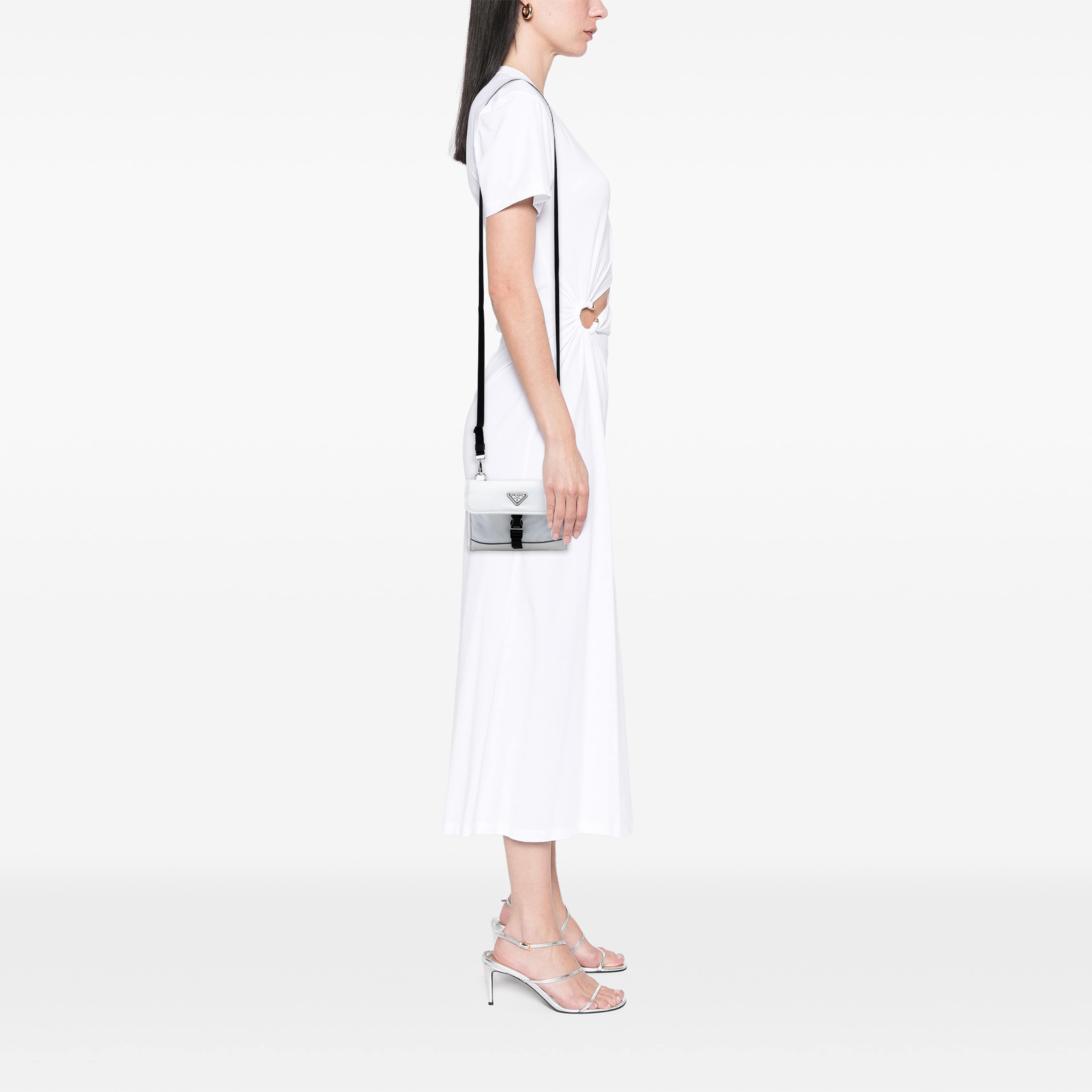Prada Saffiano Trimmed Re Nylon Smartphone Case, från Luxclusif, i färgen vit. Klicka för att öppna bilden i stort format