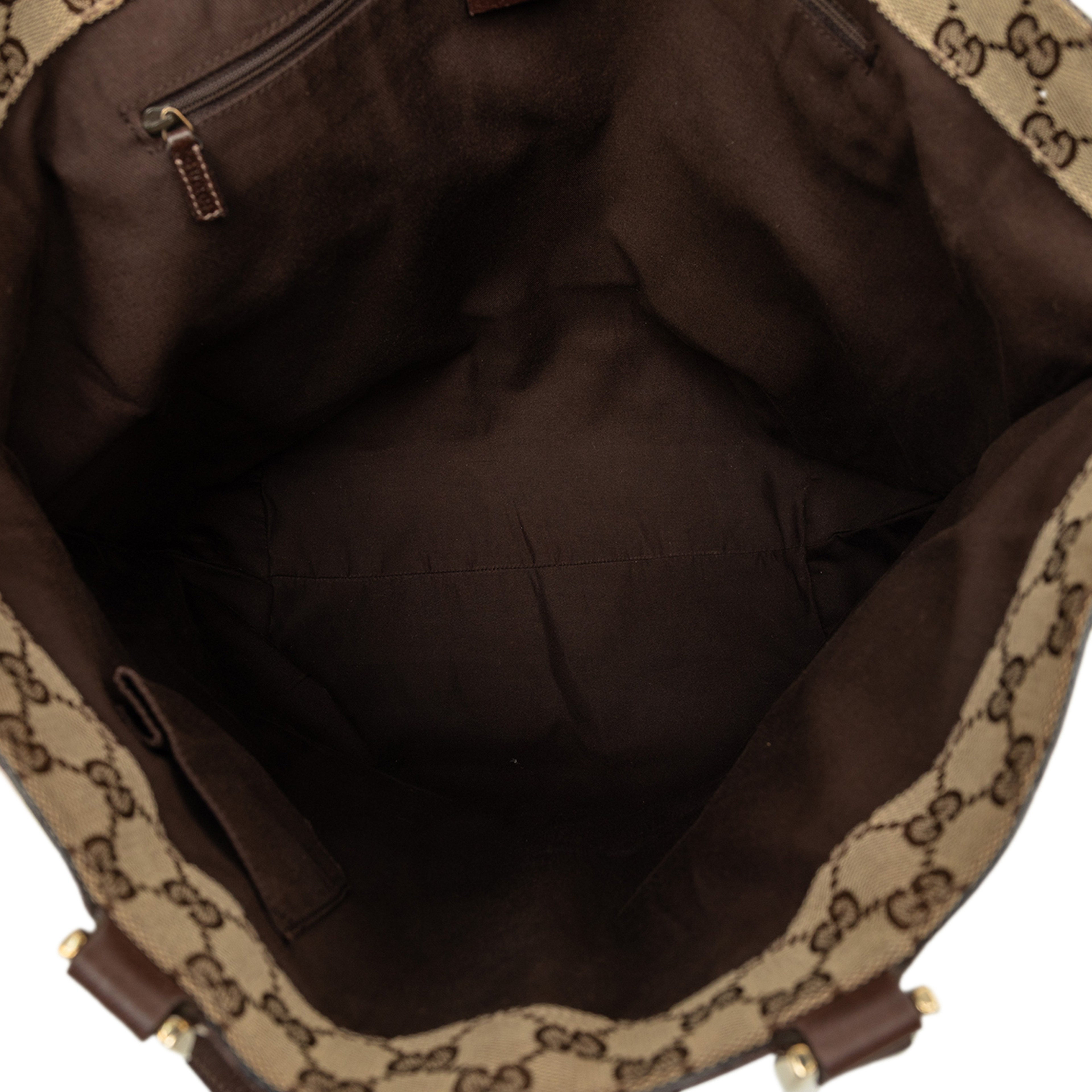 Gucci Calfskin Abbey D Ring Tote, från Luxclusif, i färgen brun. Klicka för att öppna bilden i stort format