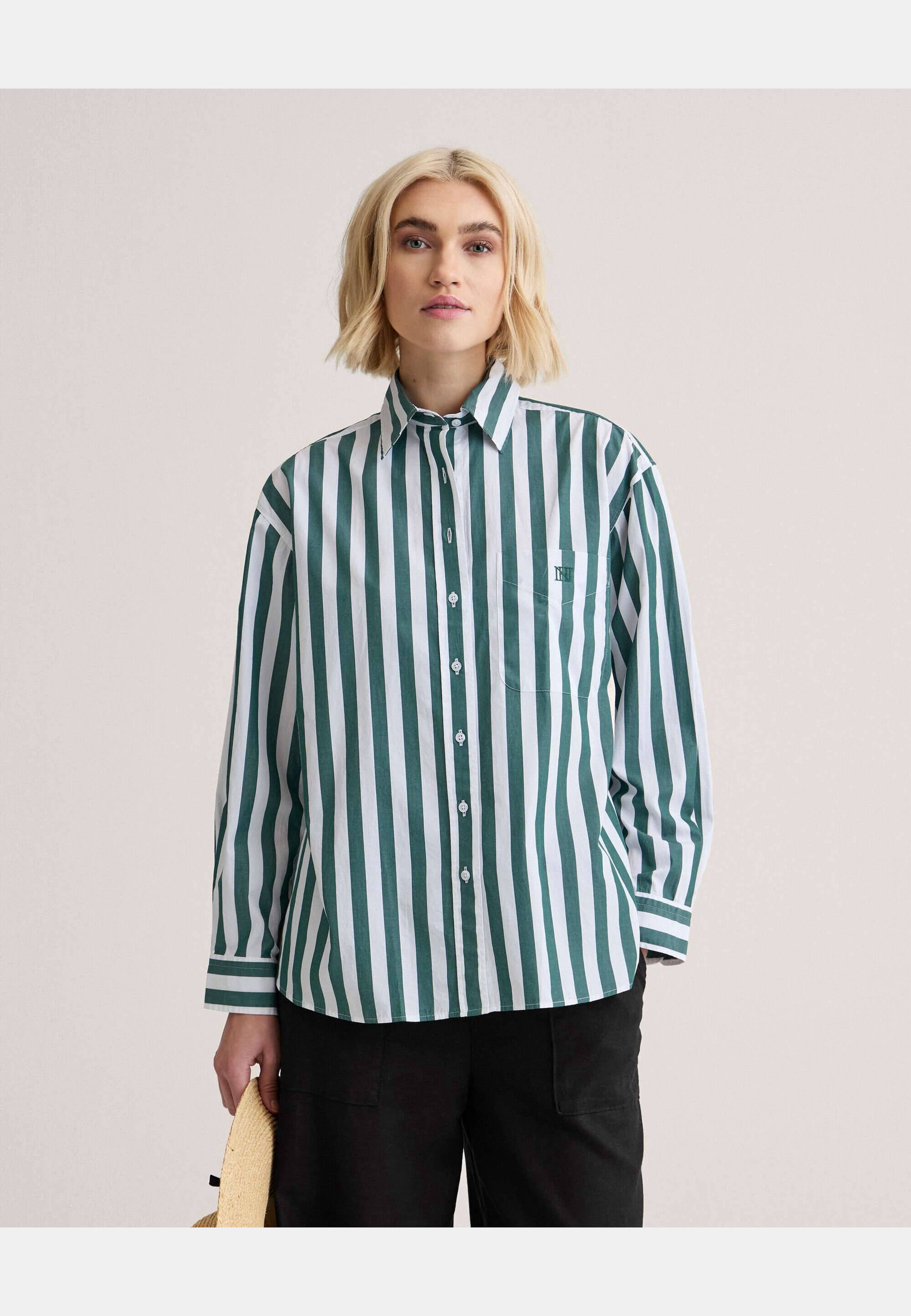 Rafaela Bold Streaks Shirt, från Newhouse, i färgen newhouse green. Klicka för att öppna bilden i stort format