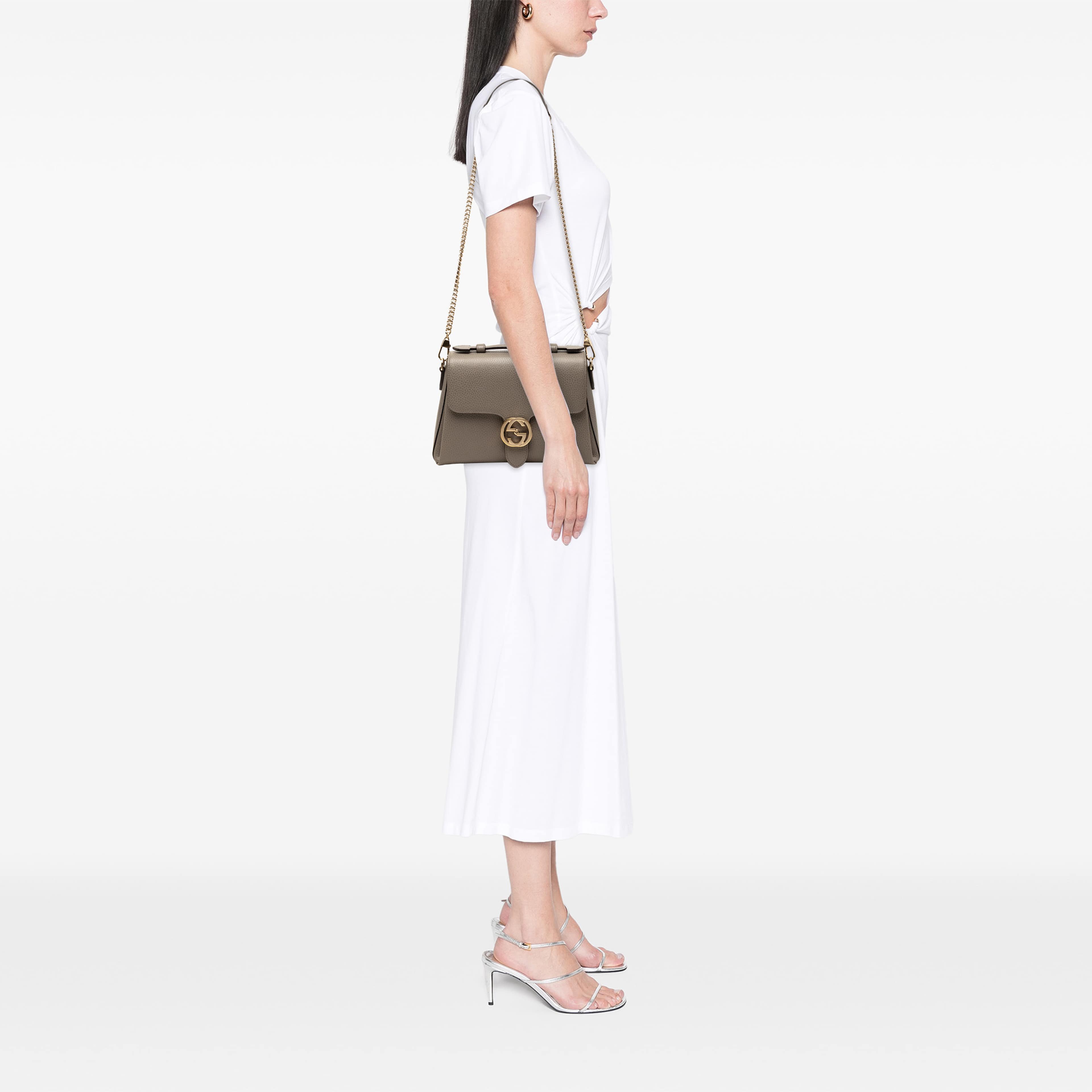 Gucci Small Dollar Calf Interlocking G Satchel, från Luxclusif, i färgen brun. Klicka för att öppna bilden i stort format