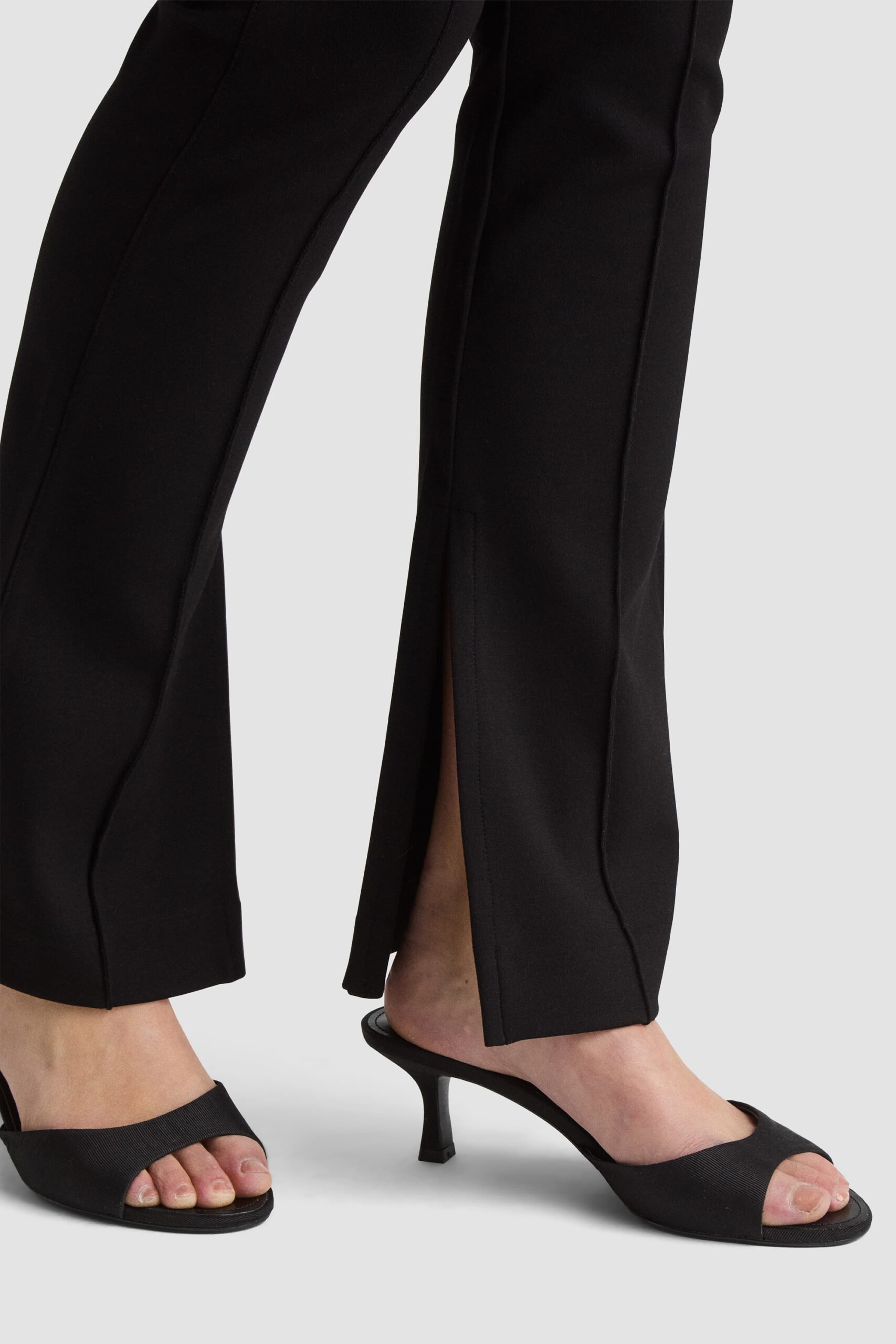 Lucy Pants - Black, från Residus, i färgen black. Klicka för att öppna bilden i stort format