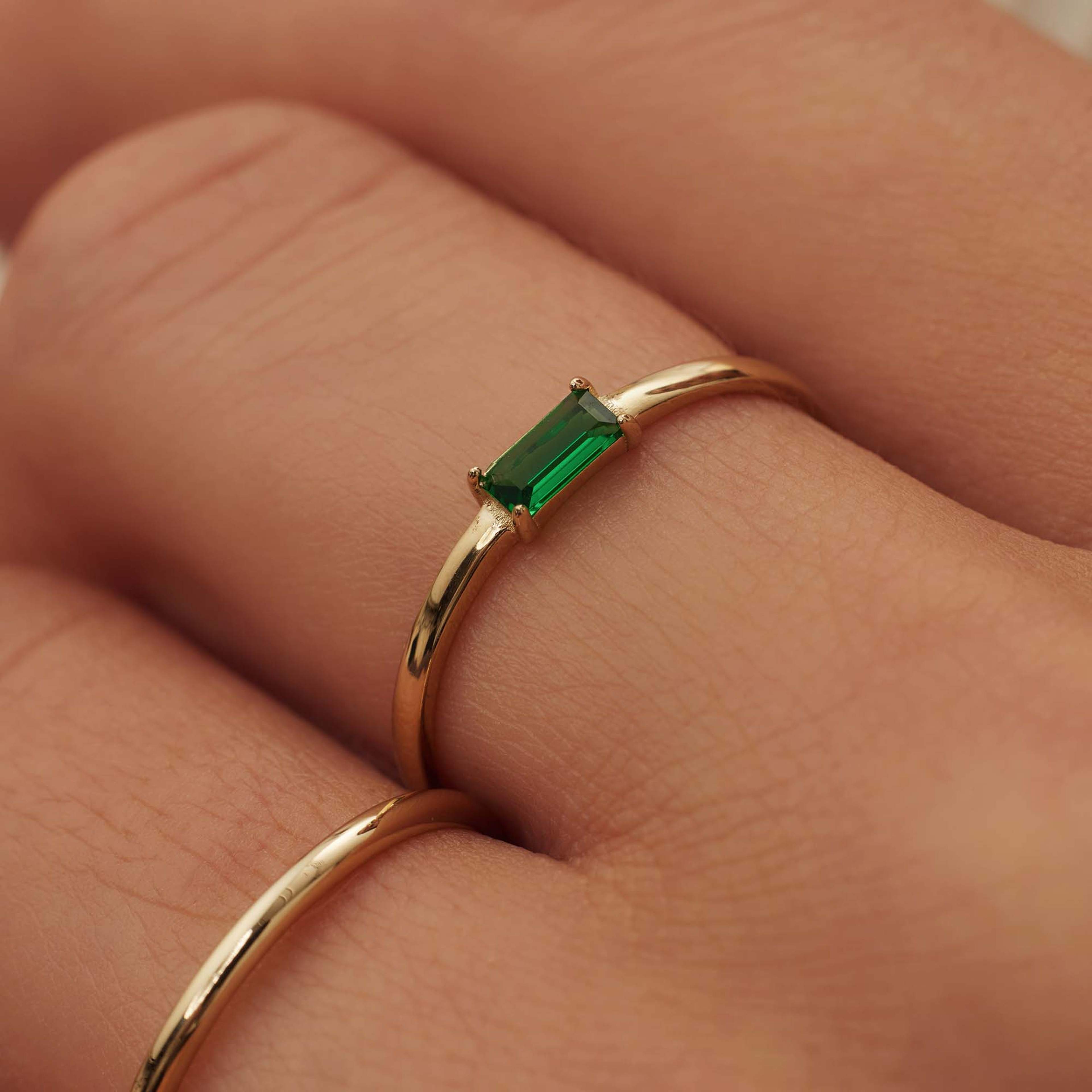 Baguette Ring Guld, från Isabel Bernard. Klicka för att öppna bilden i stort format