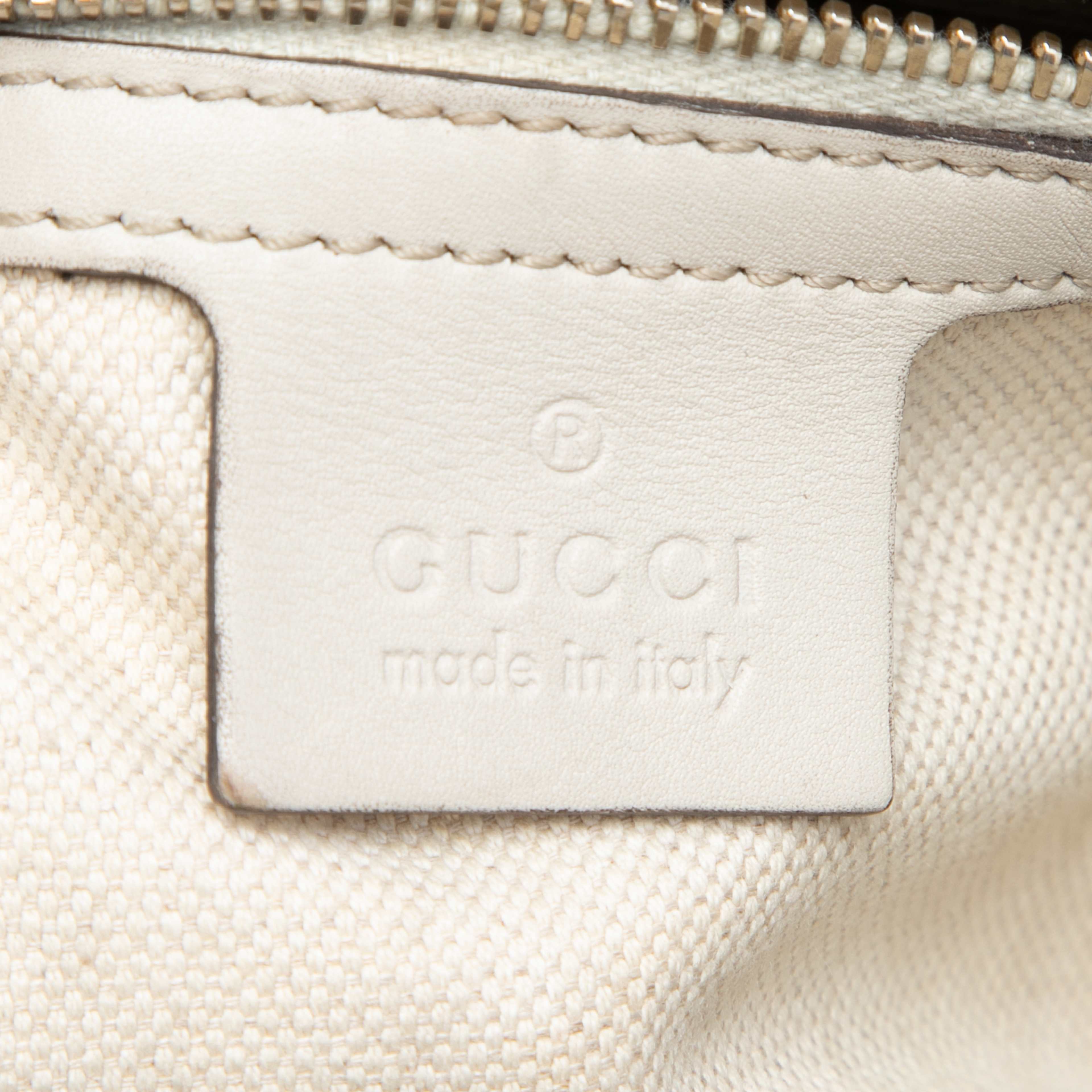 Gucci Guccissima Mayfair Tote, från Luxclusif, i färgen off white. Klicka för att öppna bilden i stort format