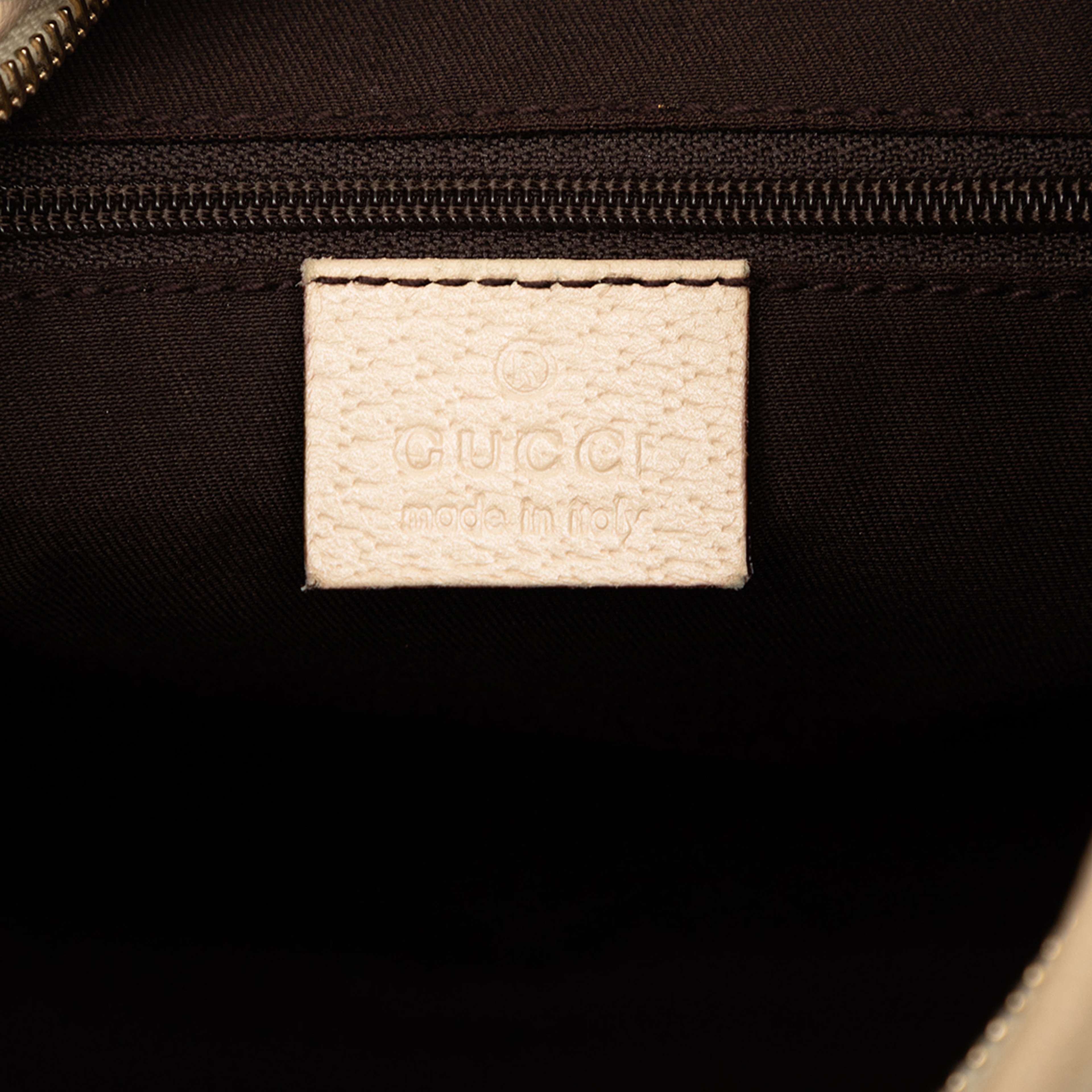 Gucci Gg Canvas Abbey D Ring Shoulder Bag, från Luxclusif, i färgen beige. Klicka för att öppna bilden i stort format