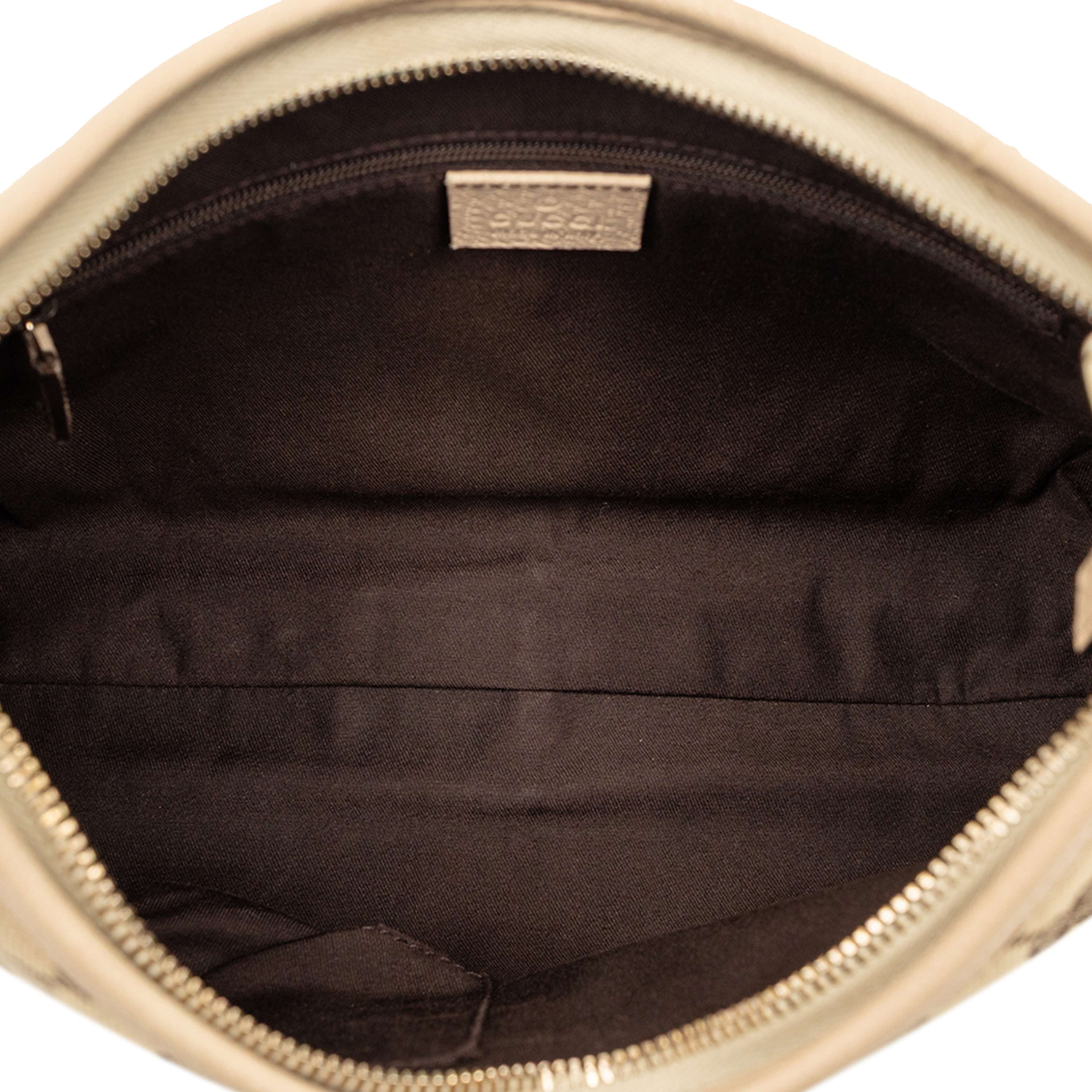 Gucci Gg Canvas Abbey D Ring Shoulder Bag, från Luxclusif, i färgen beige. Klicka för att öppna bilden i stort format