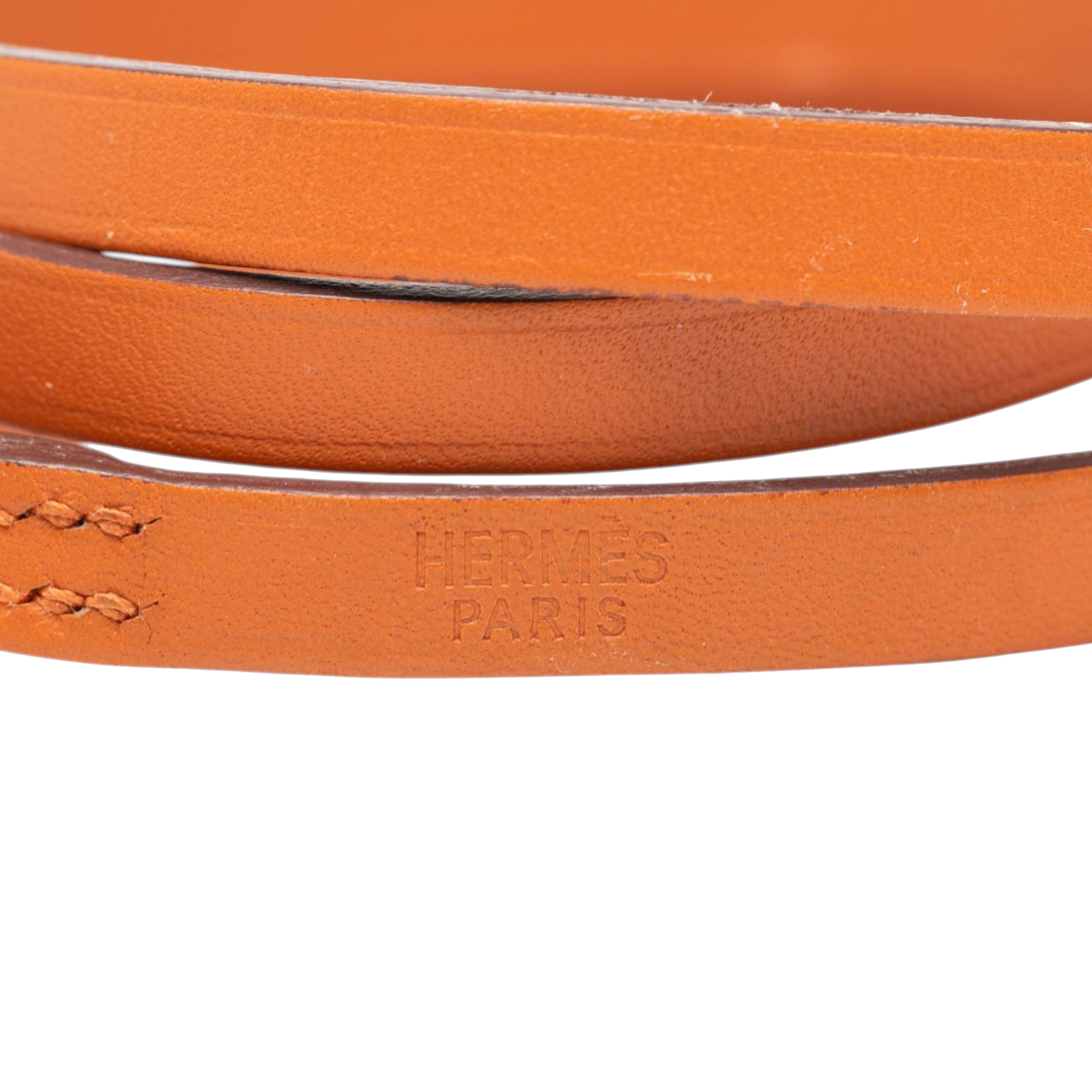Hermès Leather Hapi 3 Bracelet M, från Luxclusif, i färgen orange. Klicka för att öppna bilden i stort format