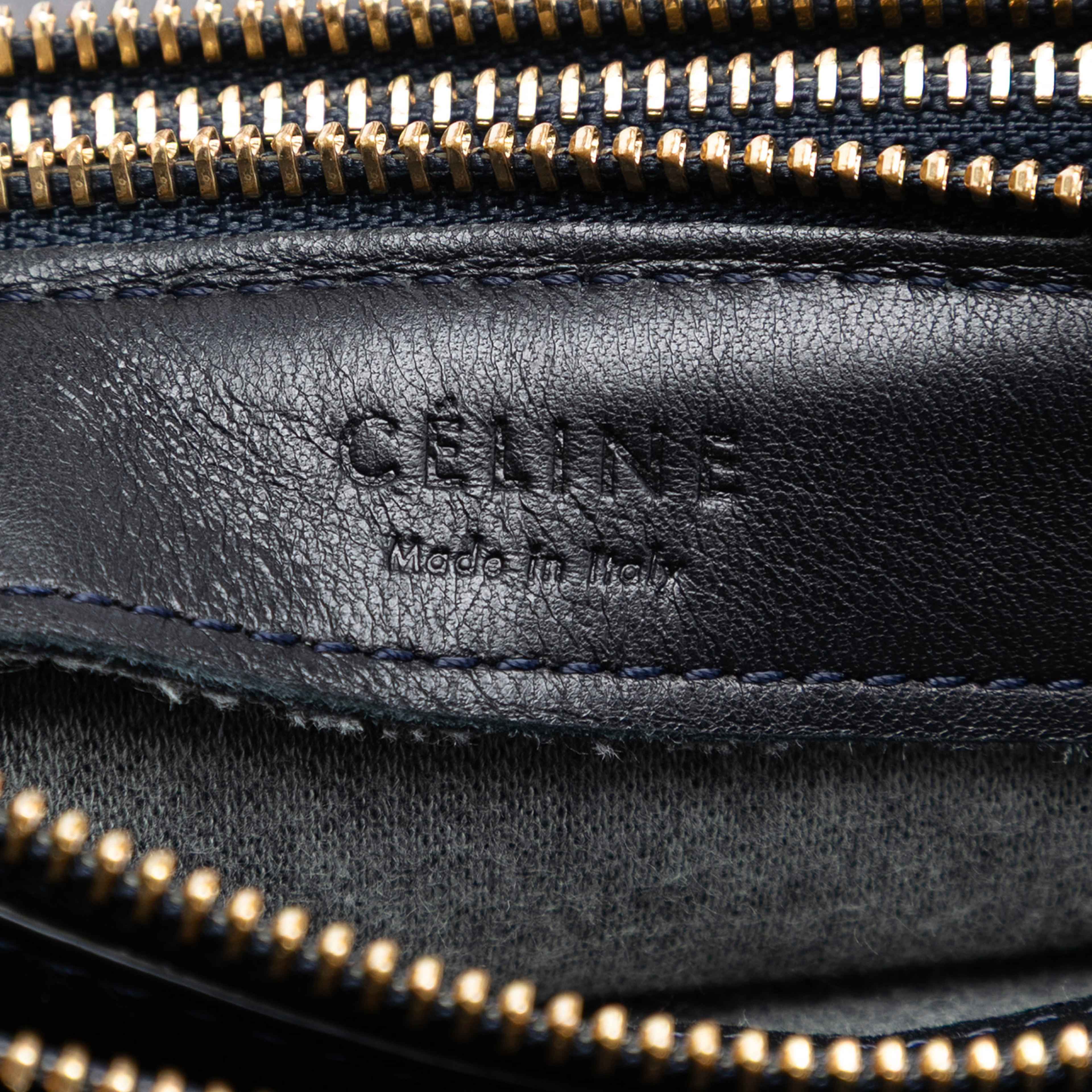 Celine Small Lambskin Trio Crossbody, från Luxclusif, i färgen navy. Klicka för att öppna bilden i stort format