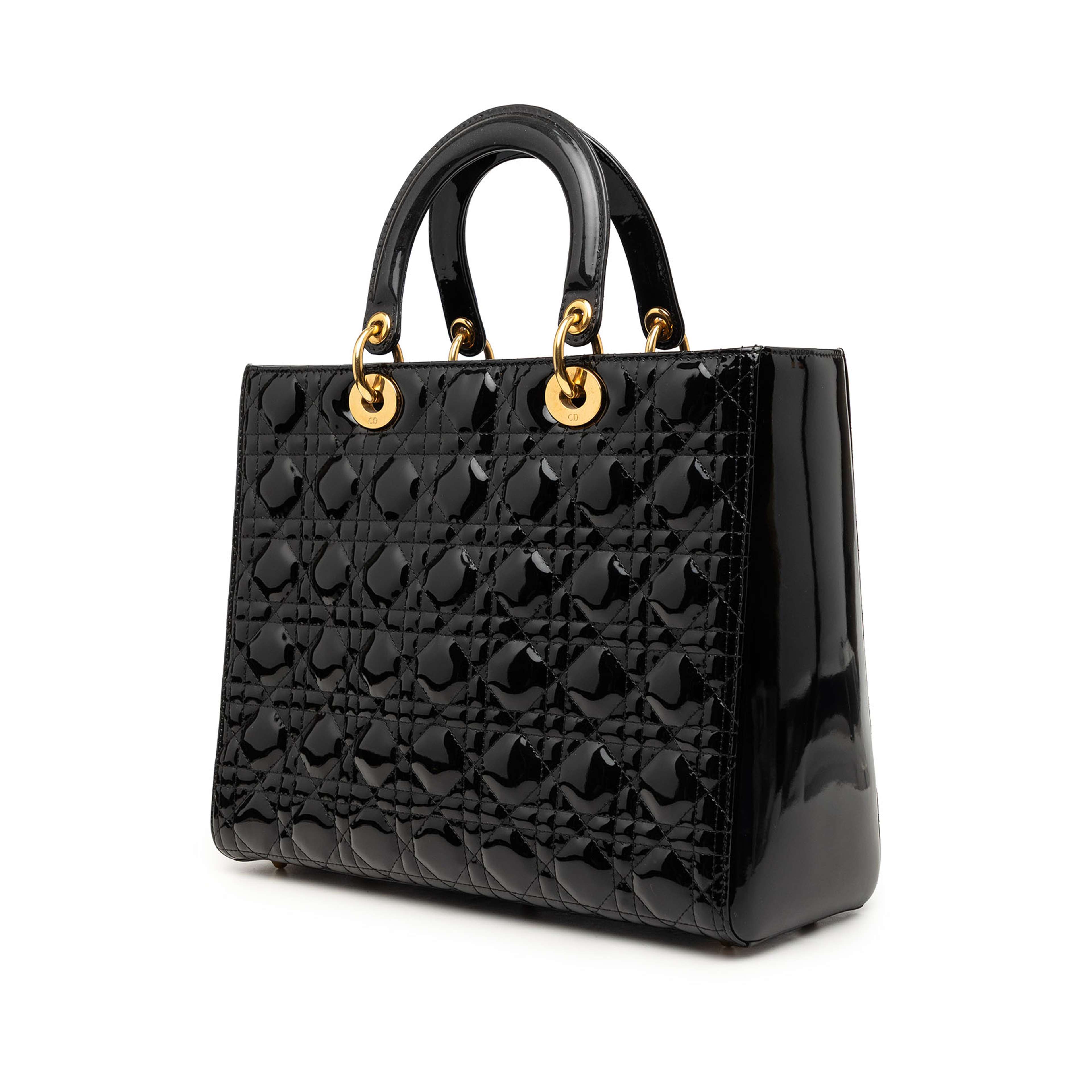 Dior Large Patent Cannage Lady Dior, från Luxclusif, i färgen black. Klicka för att öppna bilden i stort format