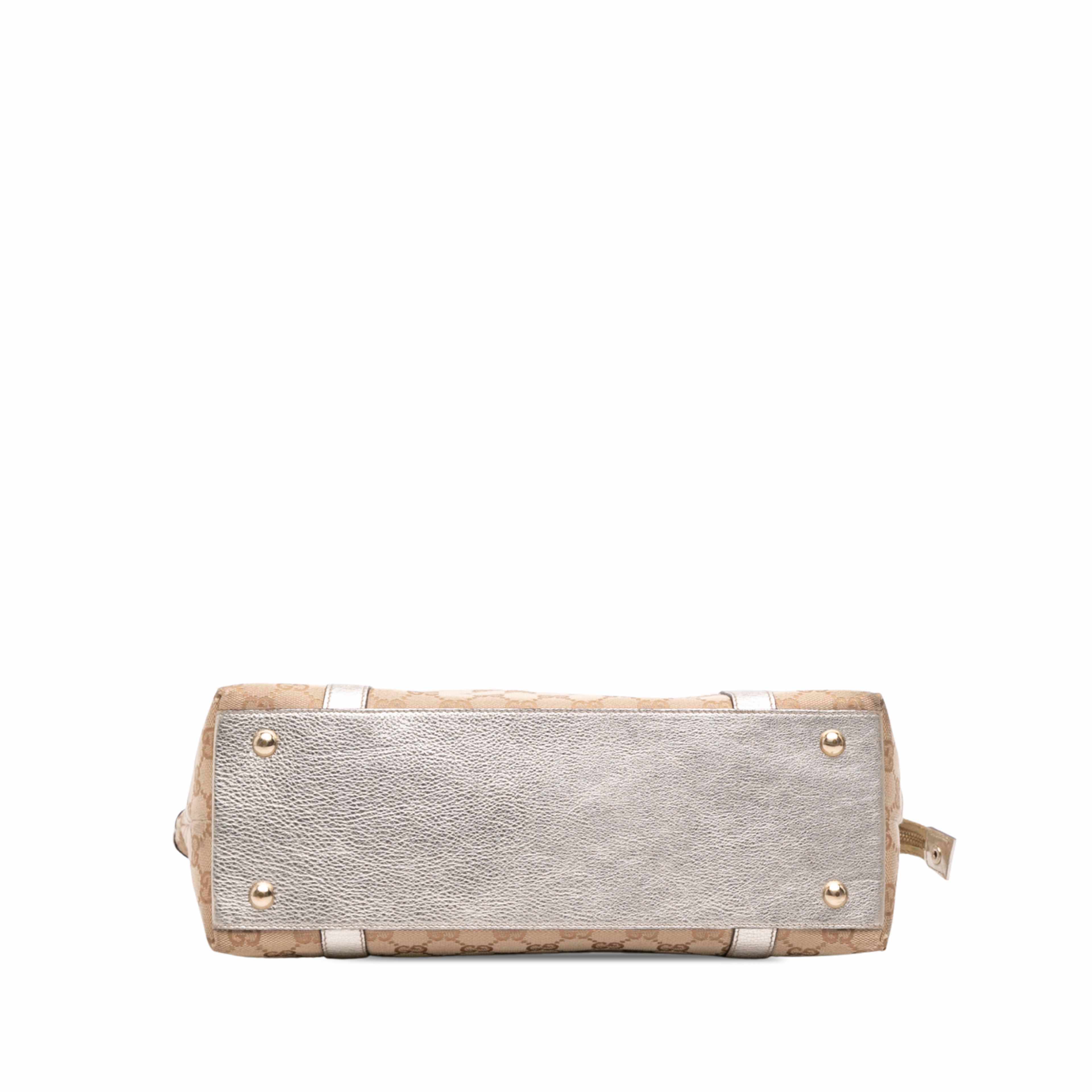 Gucci Gg Canvas Abbey D Ring Tote, från Luxclusif, i färgen beige. Klicka för att öppna bilden i stort format