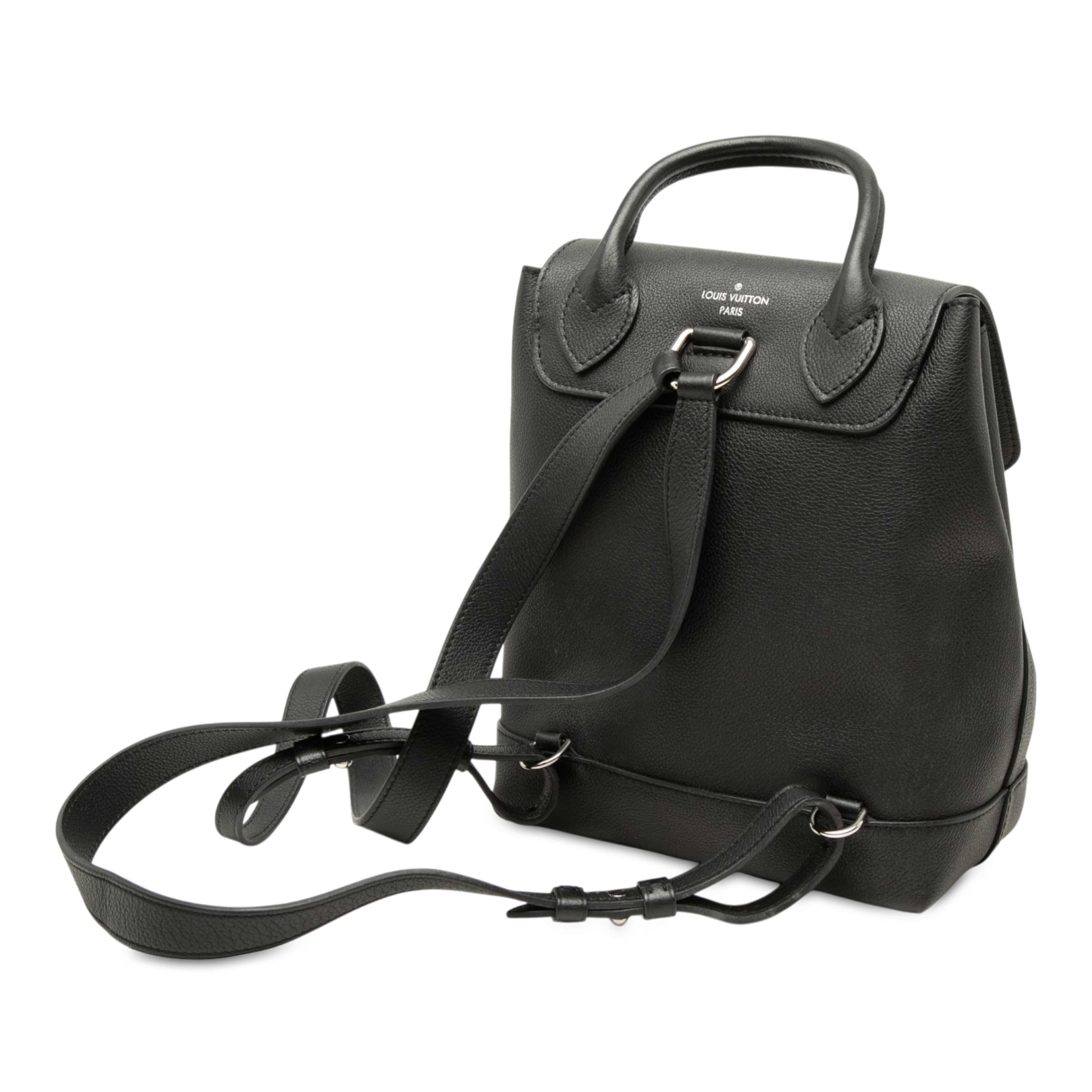 Louis Vuitton Taurillon Lockme Backpack, från Luxclusif, i färgen svart. Klicka för att öppna bilden i stort format
