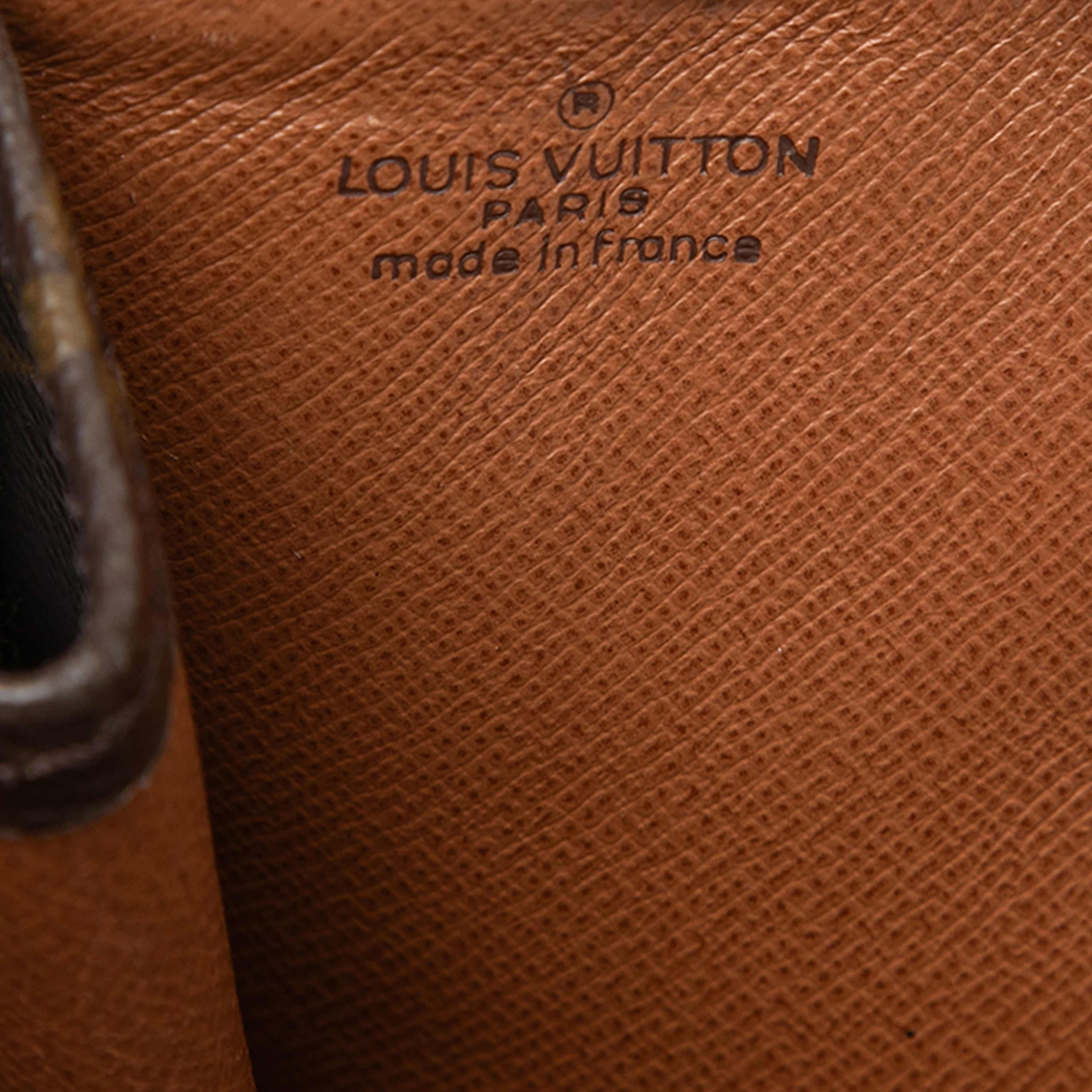 Louis Vuitton Monogram Poche Documents Portfolio 30, från Luxclusif, i färgen brun. Klicka för att öppna bilden i stort format