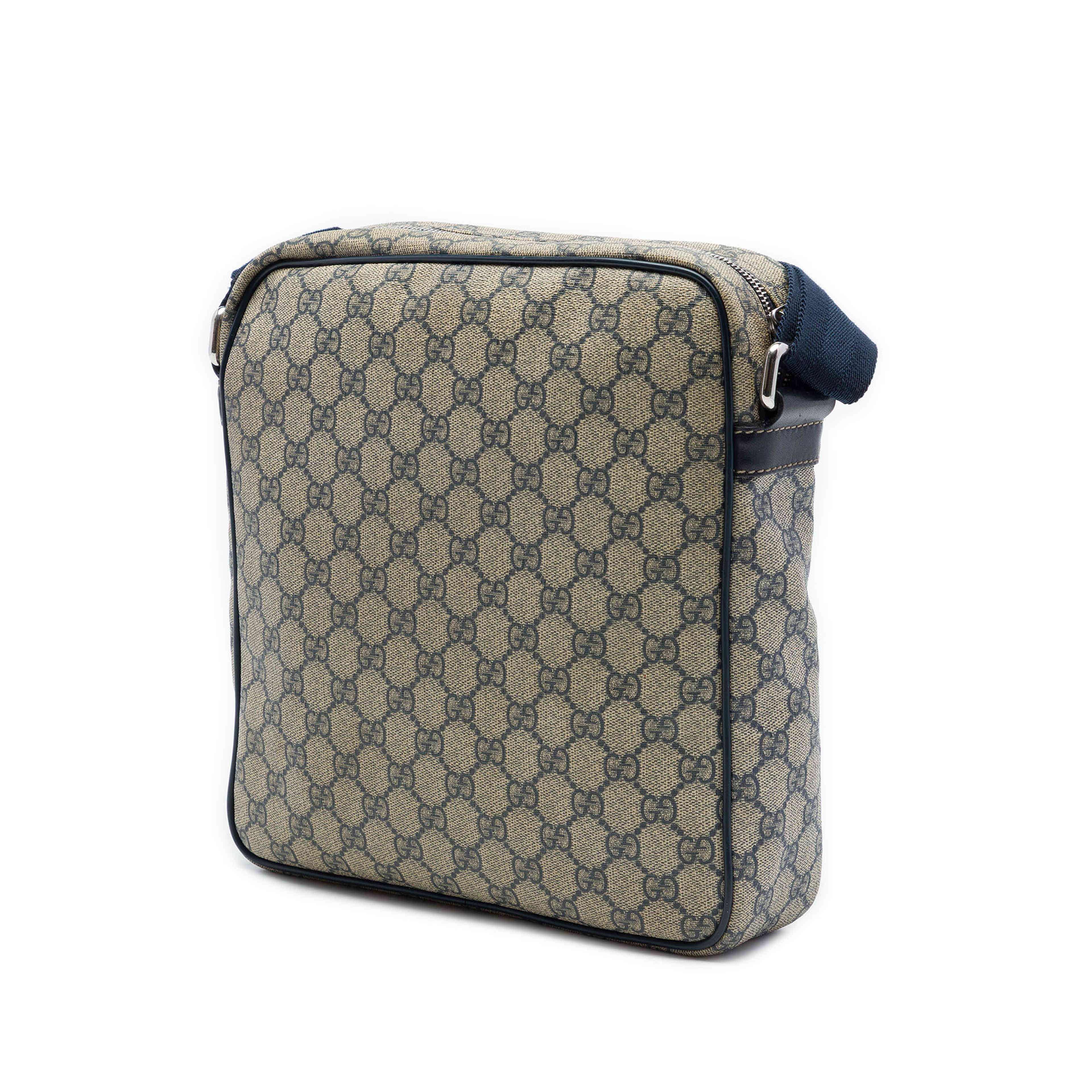 Gucci Gg Supreme Crossbody, från Luxclusif, i färgen beige. Klicka för att öppna bilden i stort format