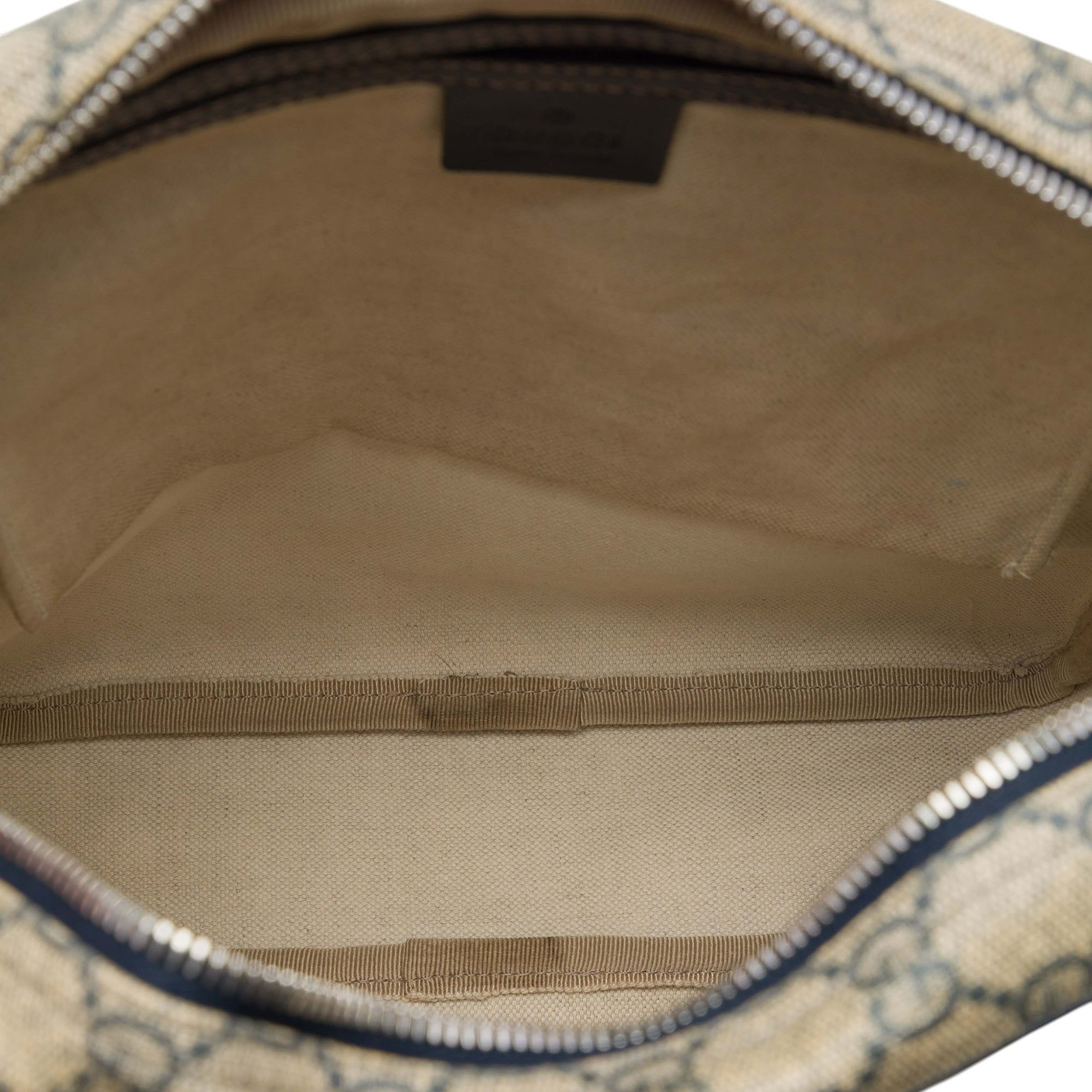 Gucci Gg Supreme Crossbody, från Luxclusif, i färgen beige. Klicka för att öppna bilden i stort format