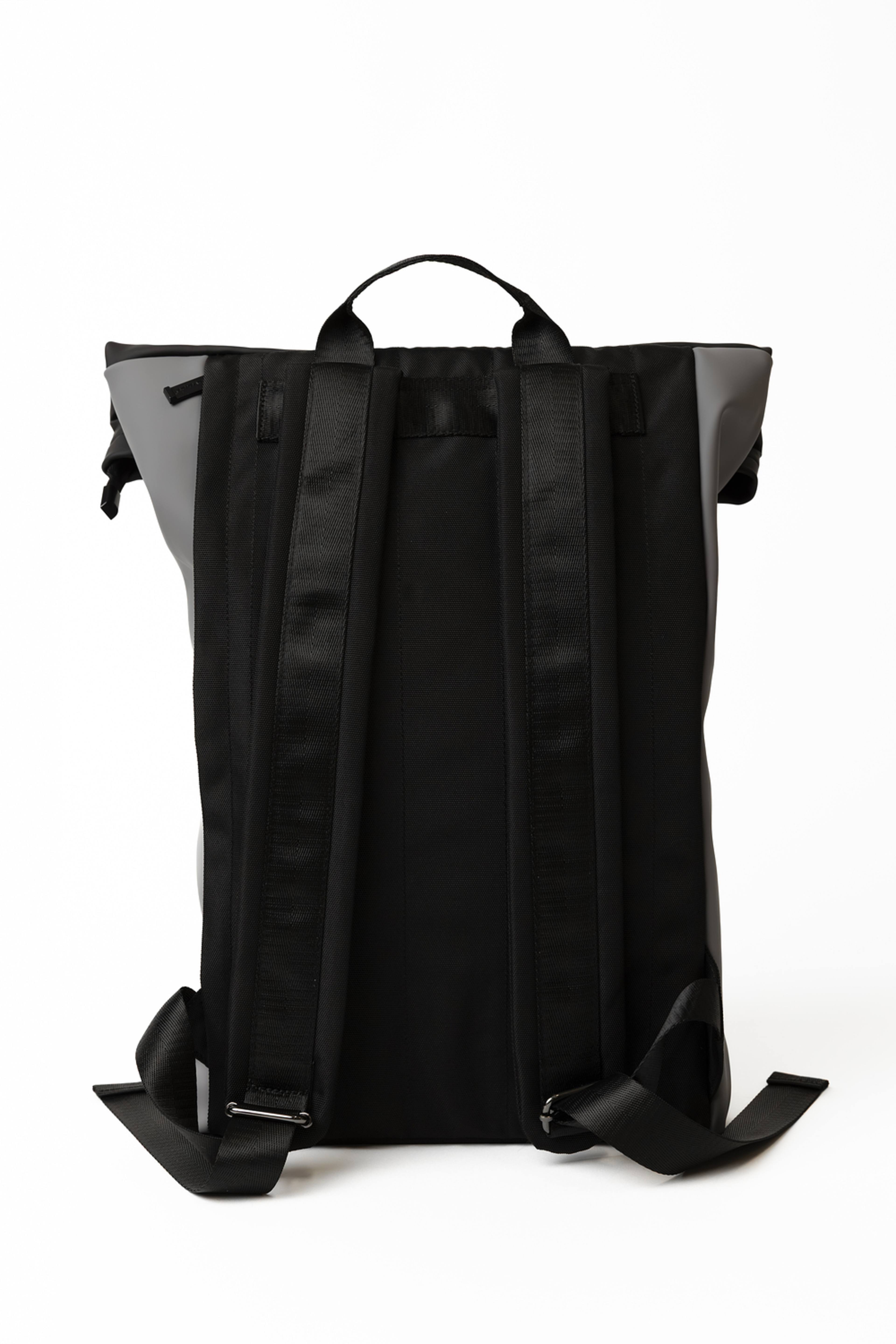 Ryggsäck Urban Elegance, från Cavalet, i färgen shadow grey. Klicka för att öppna bilden i stort format