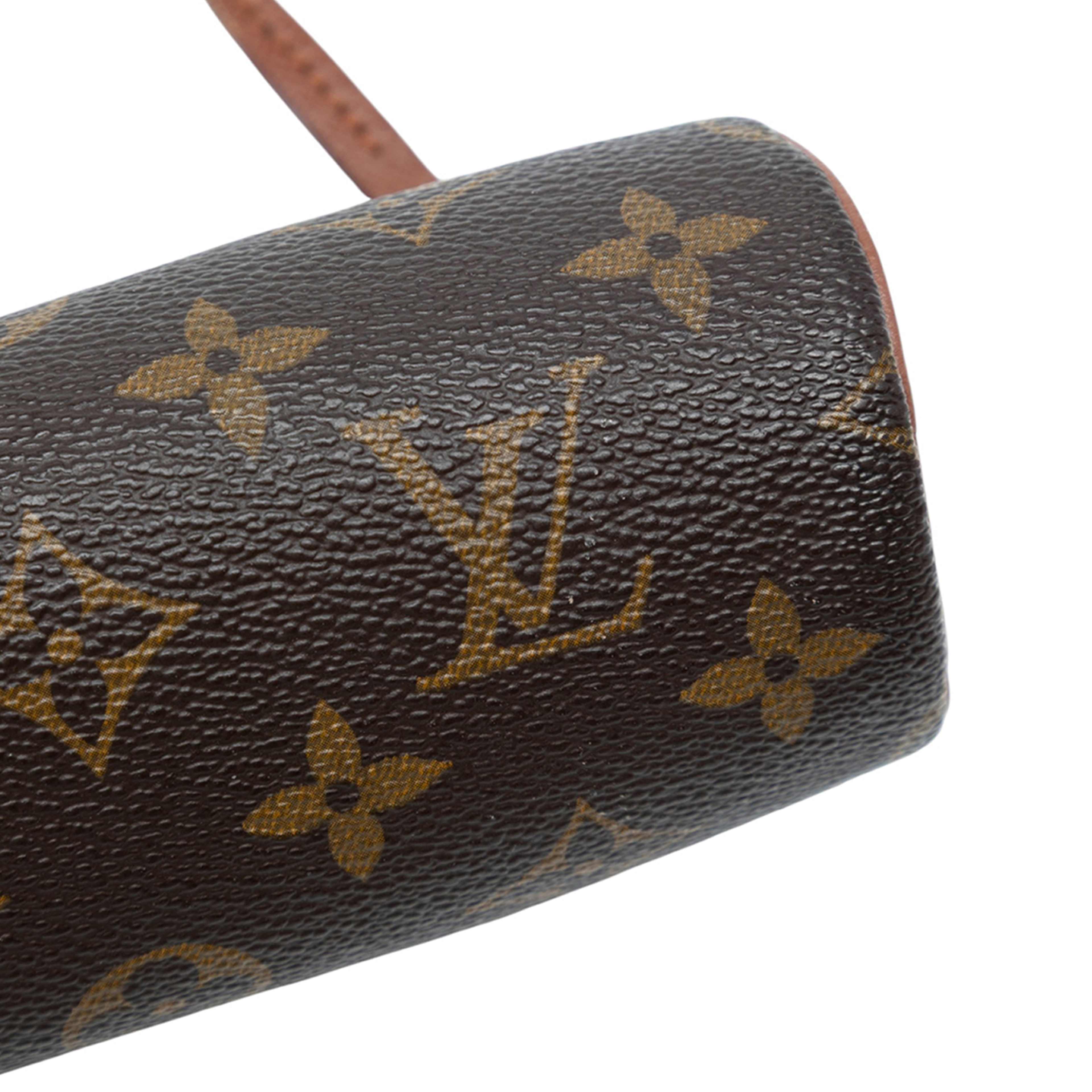 Louis Vuitton Monogram Papillon Pochette, från Luxclusif, i färgen brown. Klicka för att öppna bilden i stort format