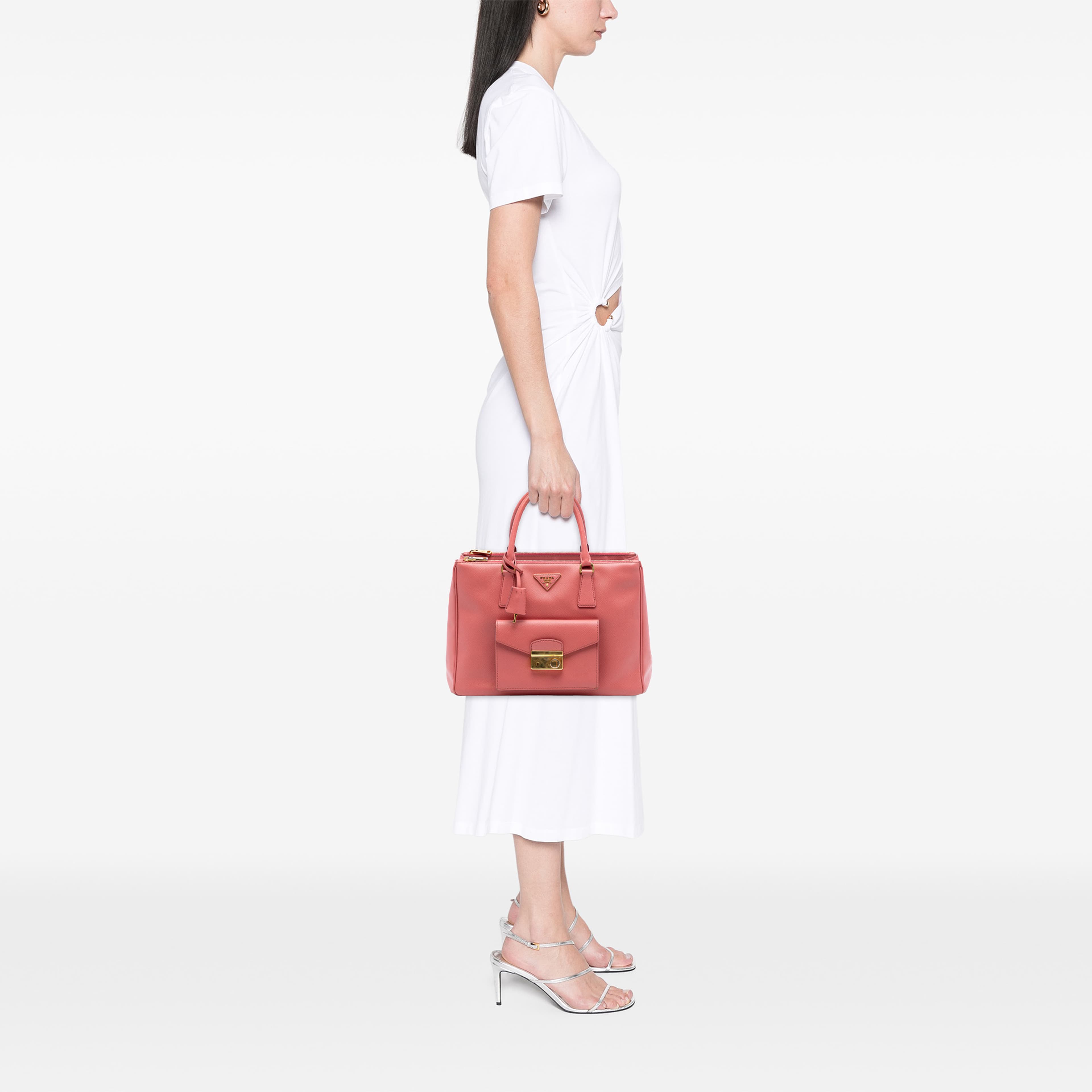 Prada Saffiano Lux Galleria Double Zip Front Pocket Satchel, från Luxclusif, i färgen rosa. Klicka för att öppna bilden i stort format