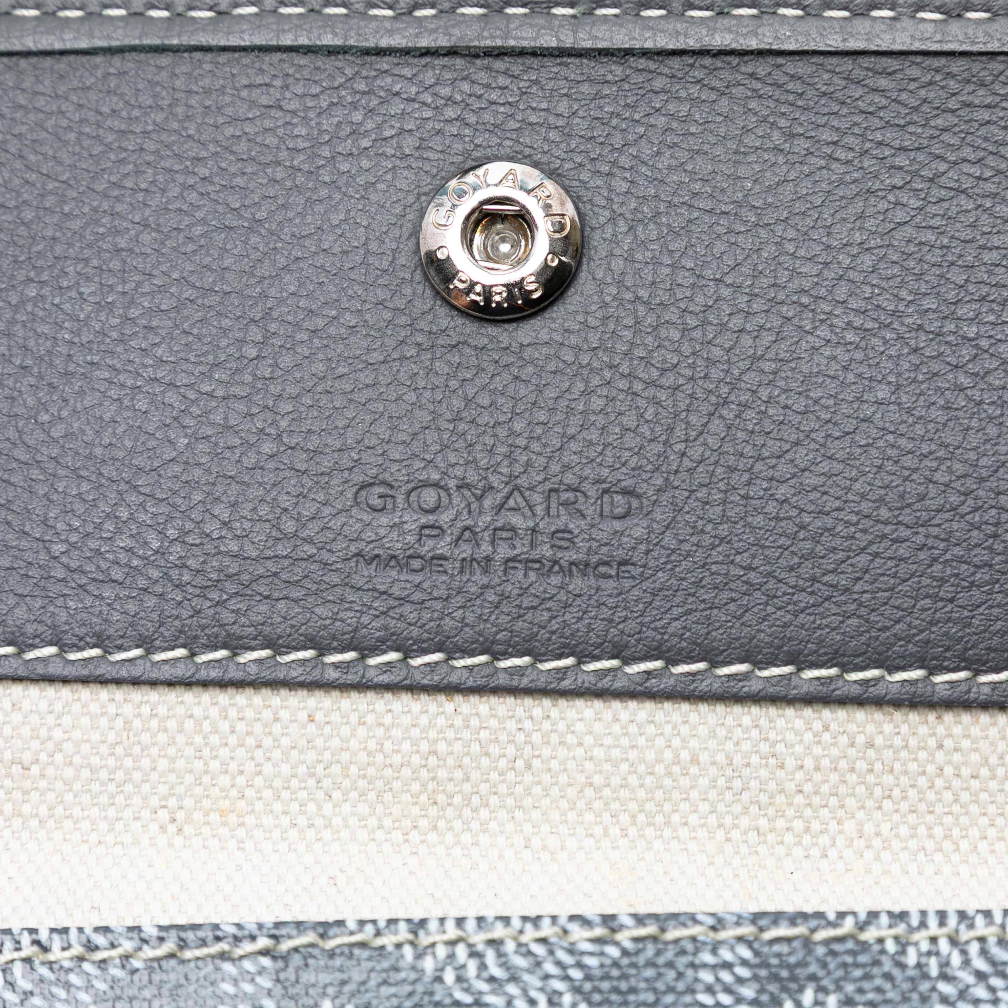 Goyard Goyardine Saint Louis Pm, från Luxclusif, i färgen gray. Klicka för att öppna bilden i stort format