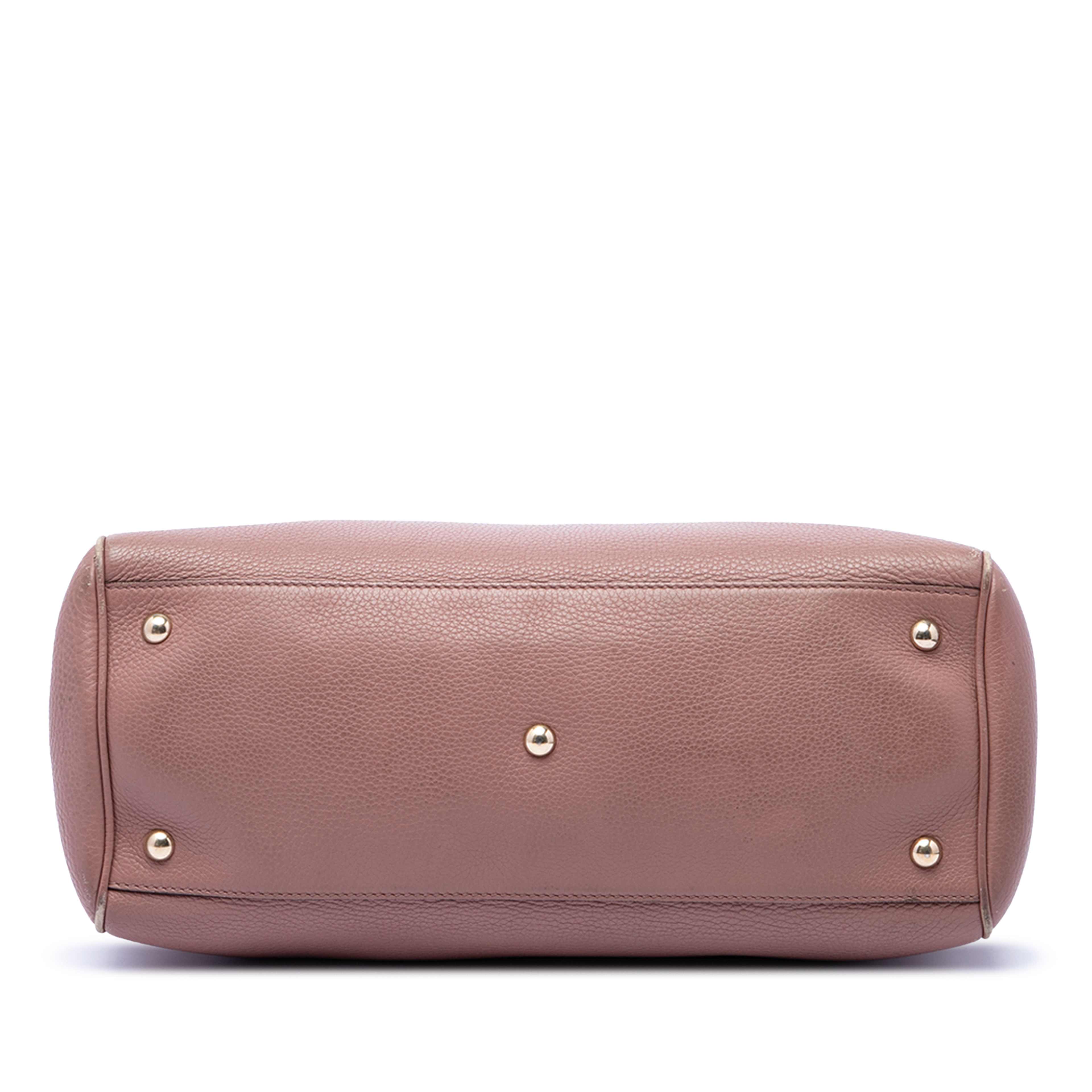 Gucci Medium Calfskin Bamboo Shopper Satchel, från Luxclusif, i färgen rosa. Klicka för att öppna bilden i stort format