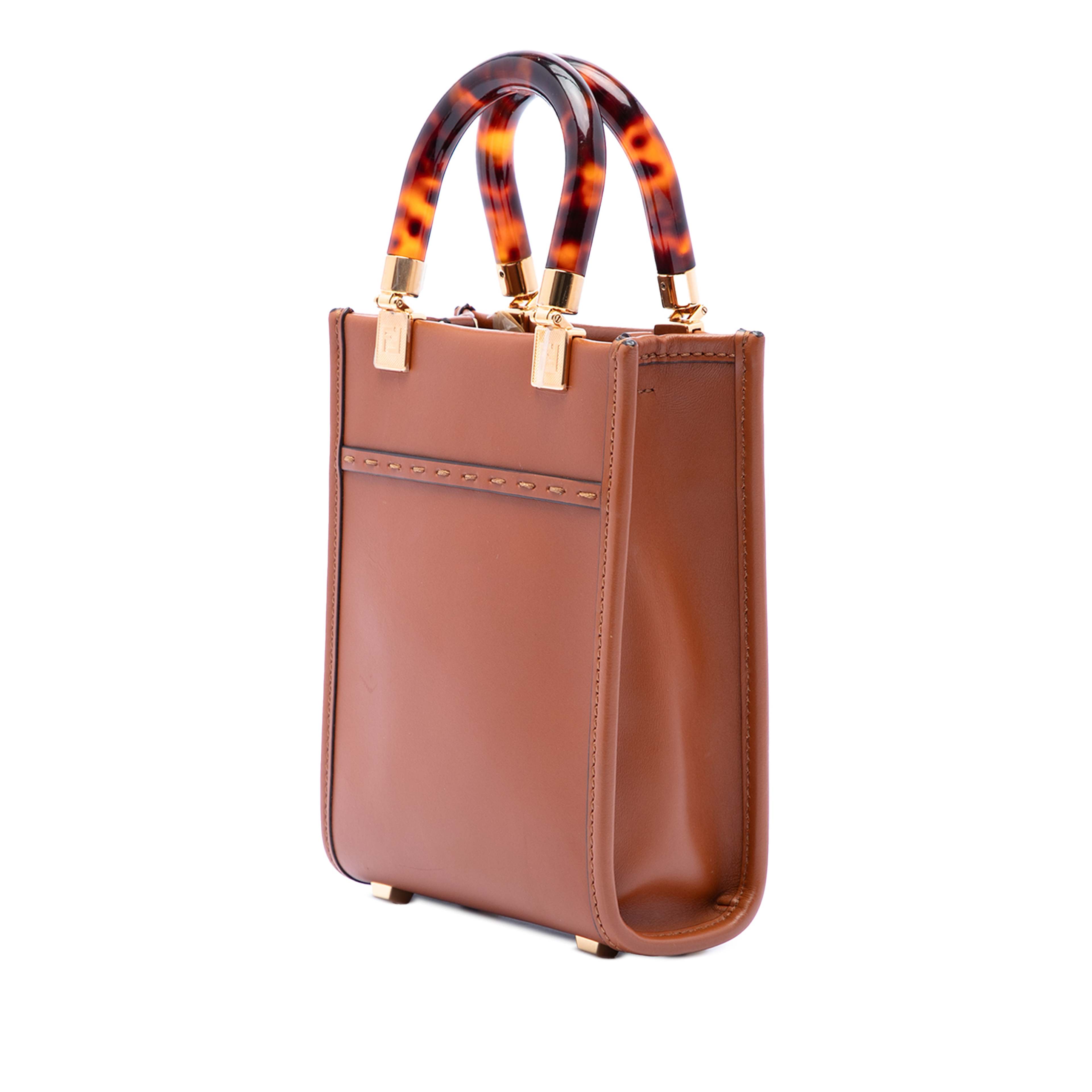 Fendi Mini Leather Sunshine Shopper Tote, från Luxclusif, i färgen brun. Klicka för att öppna bilden i stort format