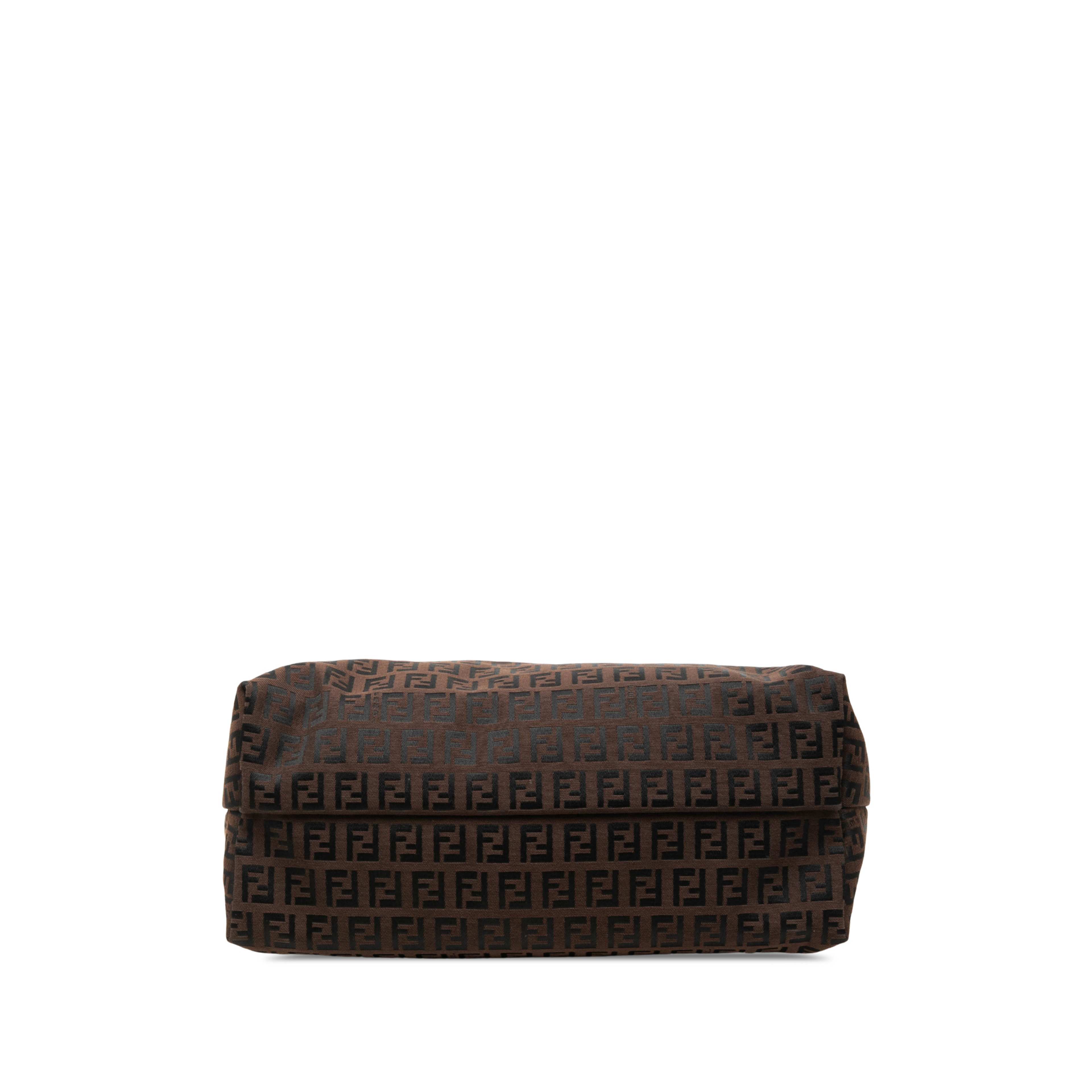 Fendi Small Zucchino Canvas Tote, från Luxclusif, i färgen brun. Klicka för att öppna bilden i stort format