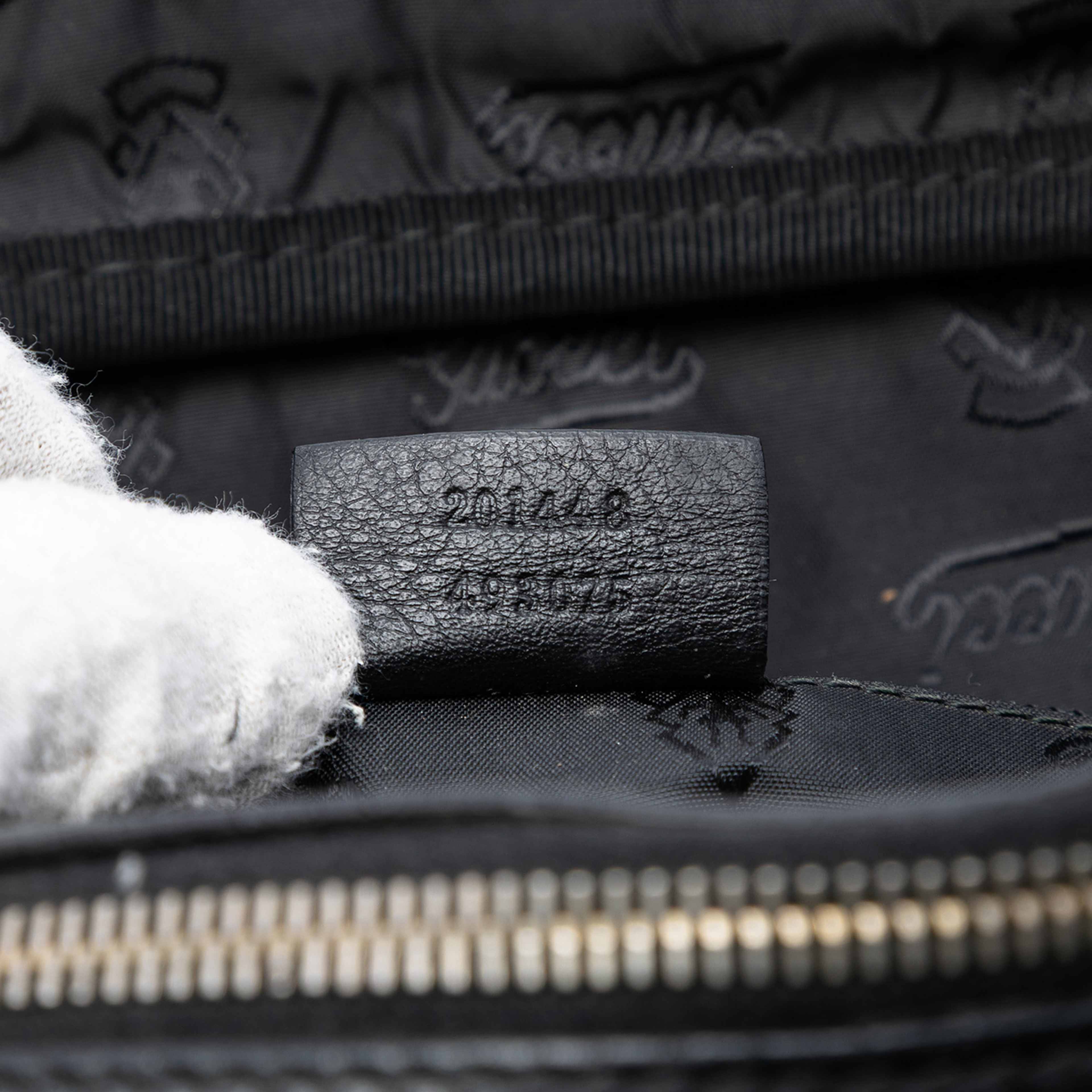 Gucci Guccissima Crossbody, från Luxclusif, i färgen black. Klicka för att öppna bilden i stort format