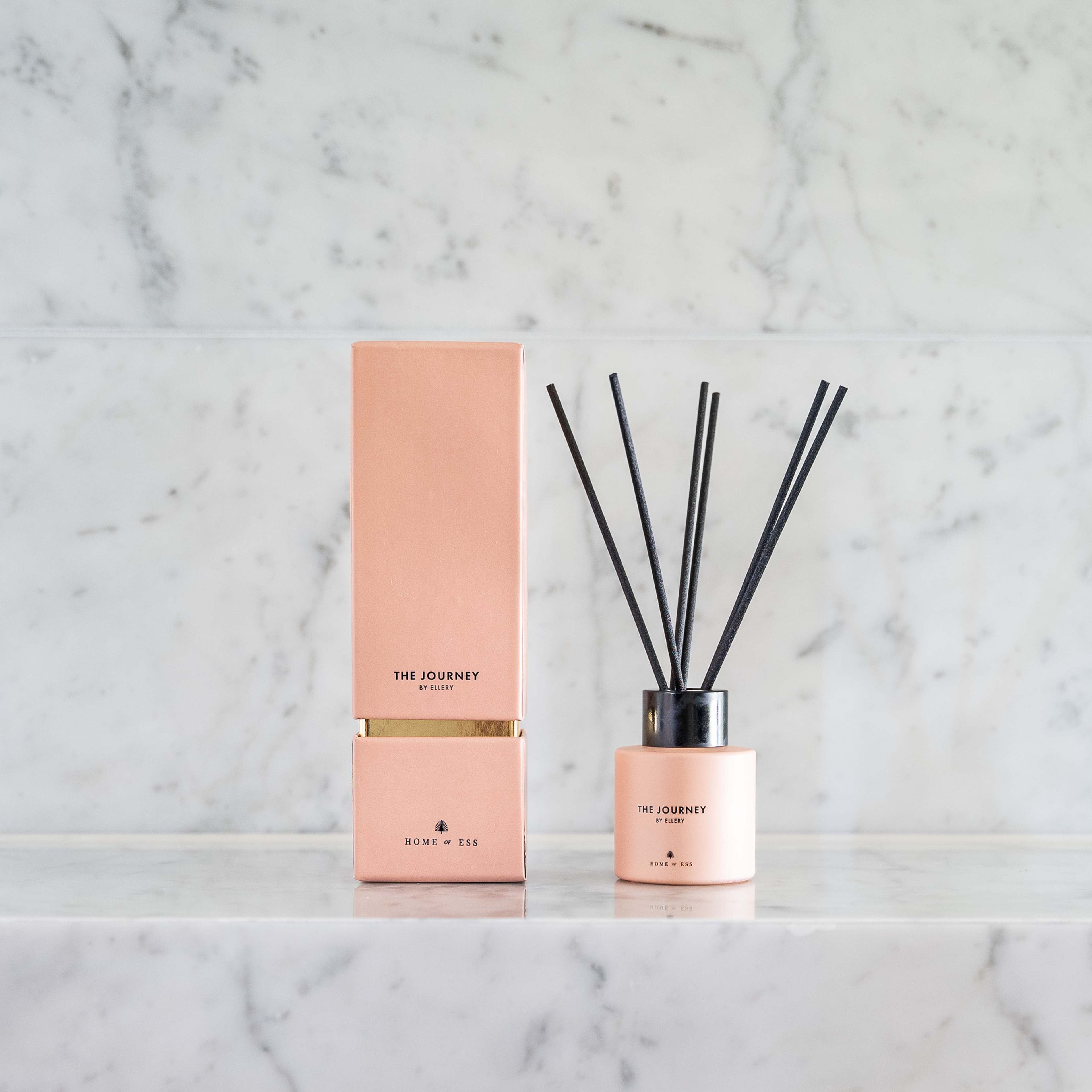 The Journey By Ellery - Rumspray, från Home of ESS, i färgen pink. Klicka för att öppna bilden i stort format