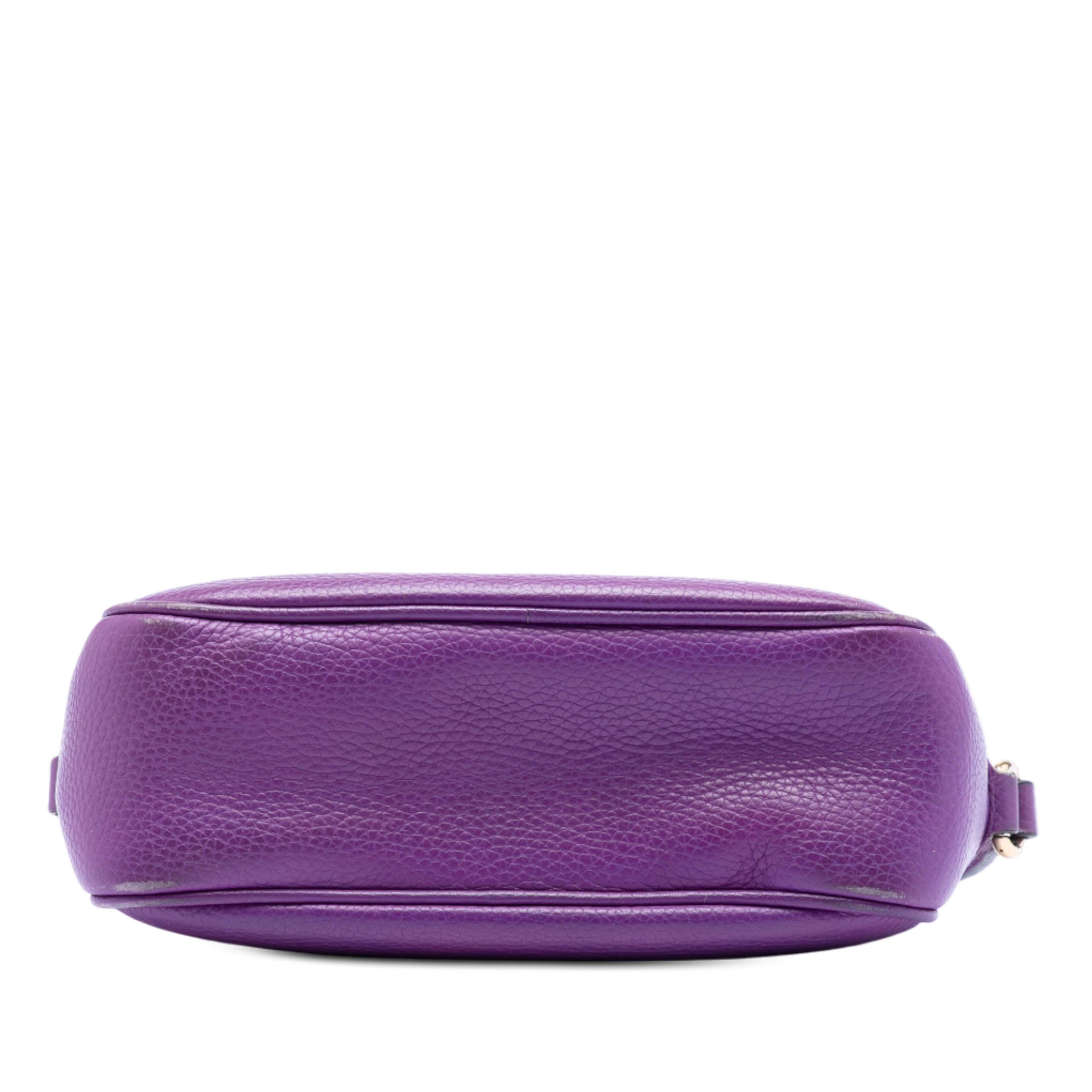 Gucci Leather Soho Disco Crossbody, från Luxclusif, i färgen dark purple. Klicka för att öppna bilden i stort format