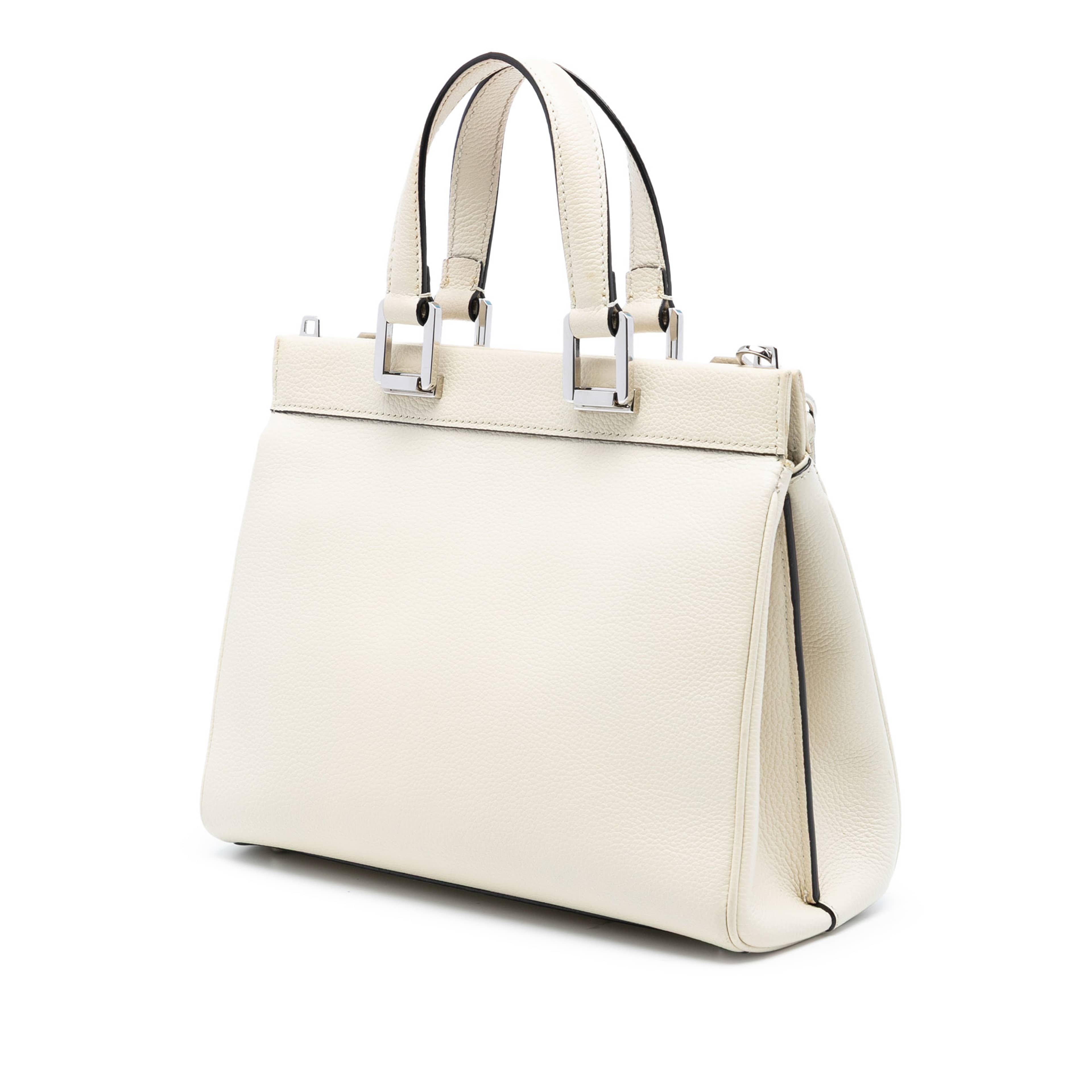 Gucci Small Grained Calfskin Zumi Top Handle Bag, från Luxclusif, i färgen ivory. Klicka för att öppna bilden i stort format