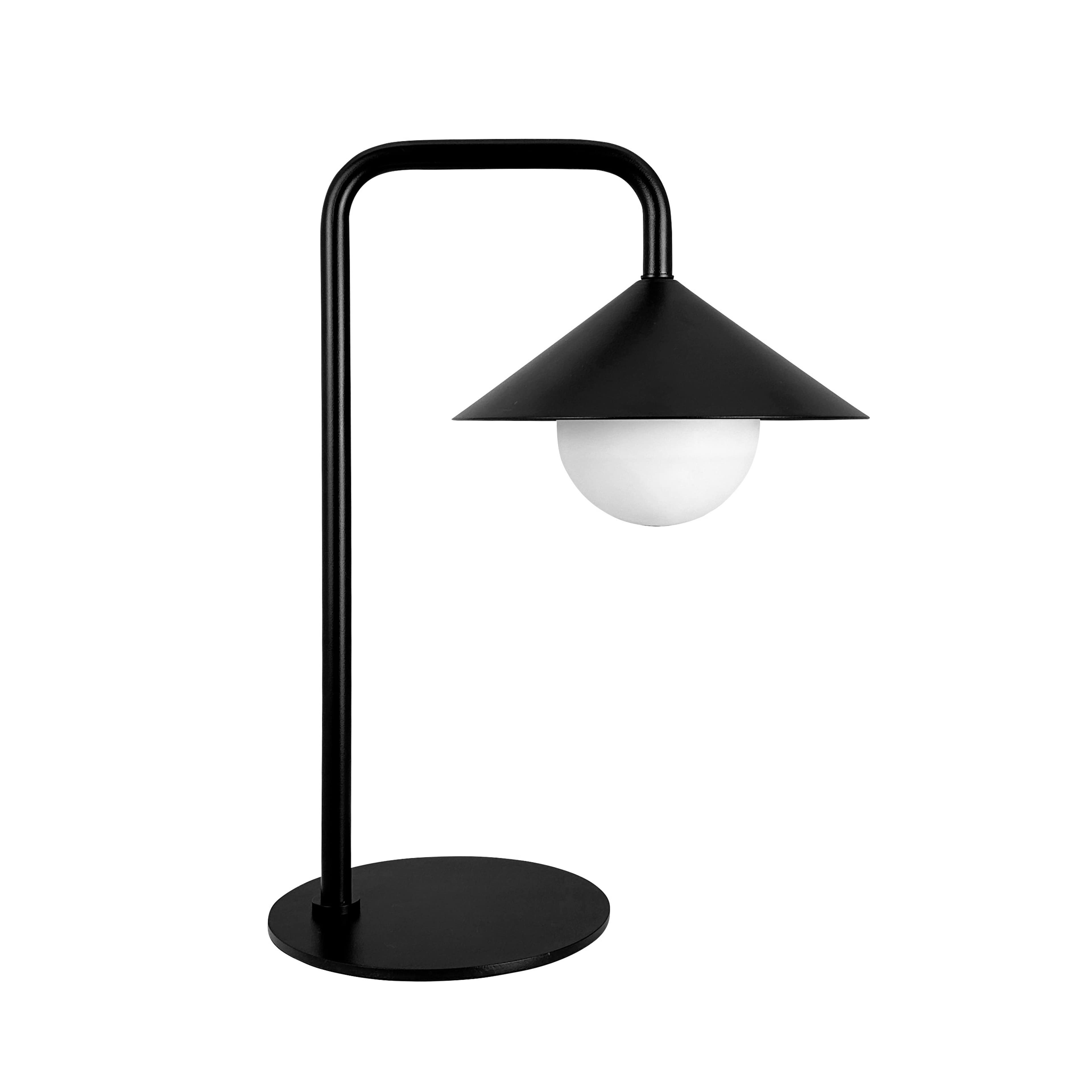 Nova Outdoor Table Lamp With Light Globe And Remote Control, från Dyberg Larsen, i färgen black. Klicka för att öppna bilden i stort format