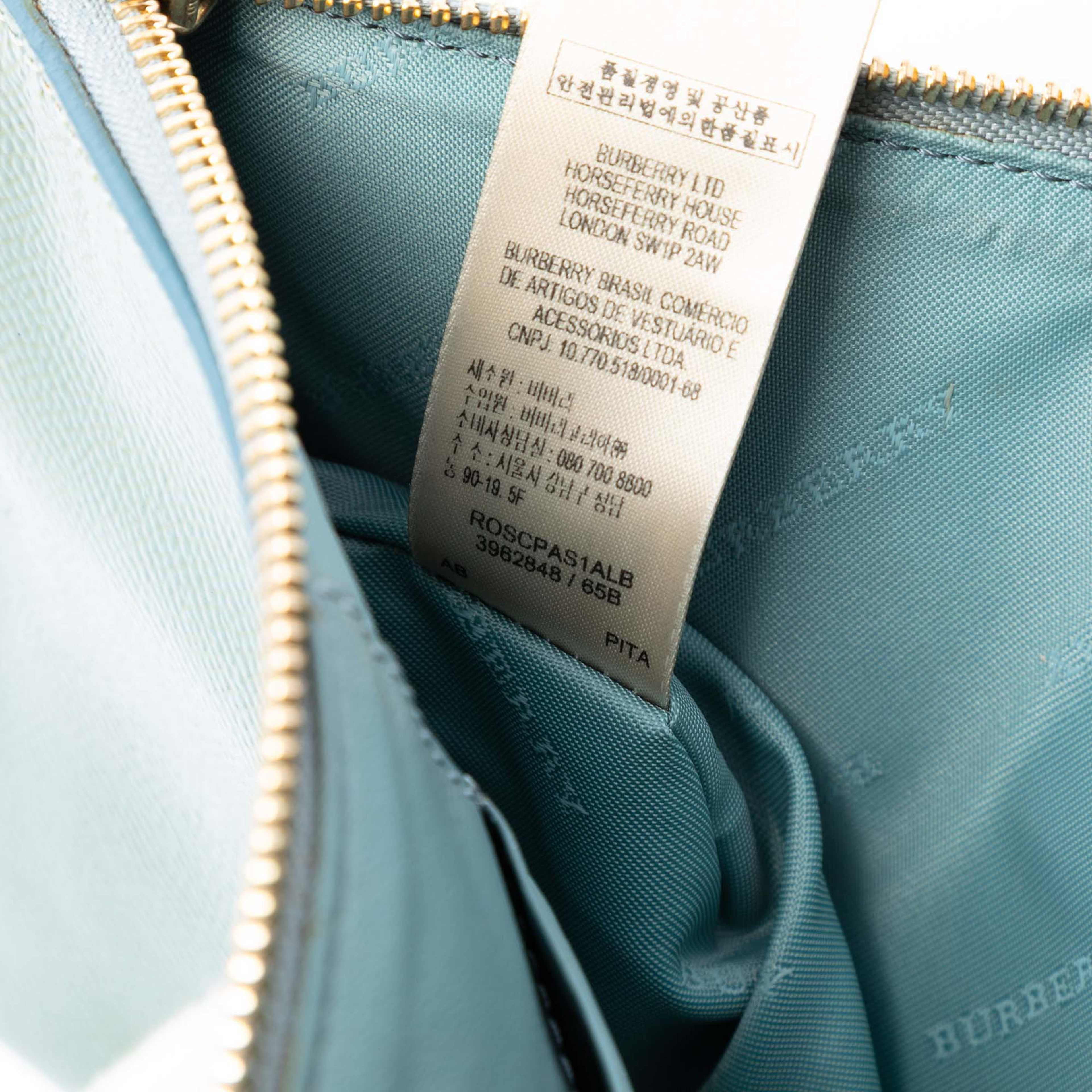 Burberry Grained Leather Peyton Crossbody, från Luxclusif, i färgen light green. Klicka för att öppna bilden i stort format