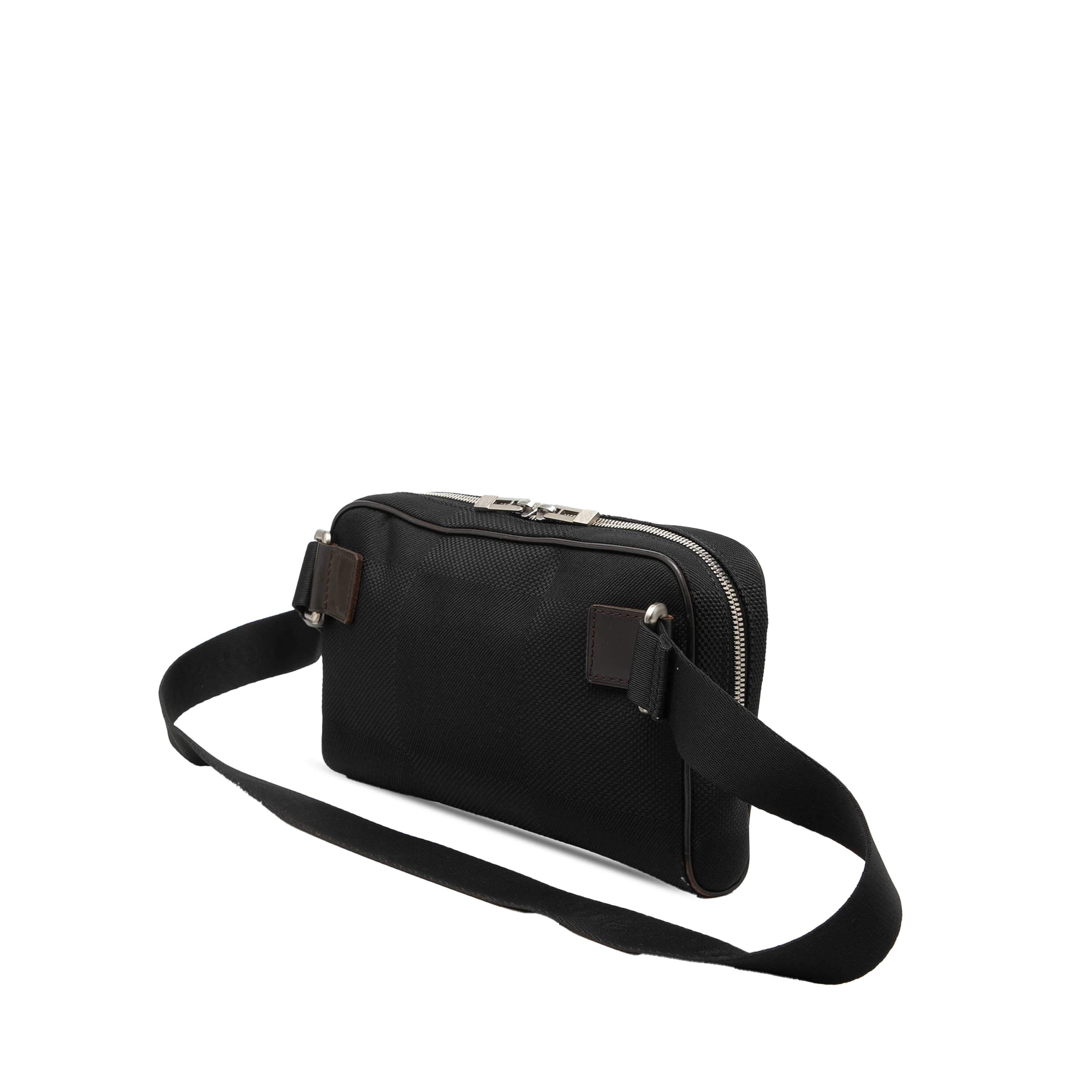 Louis Vuitton Damier Geant Acrobat, från Luxclusif, i färgen black. Klicka för att öppna bilden i stort format