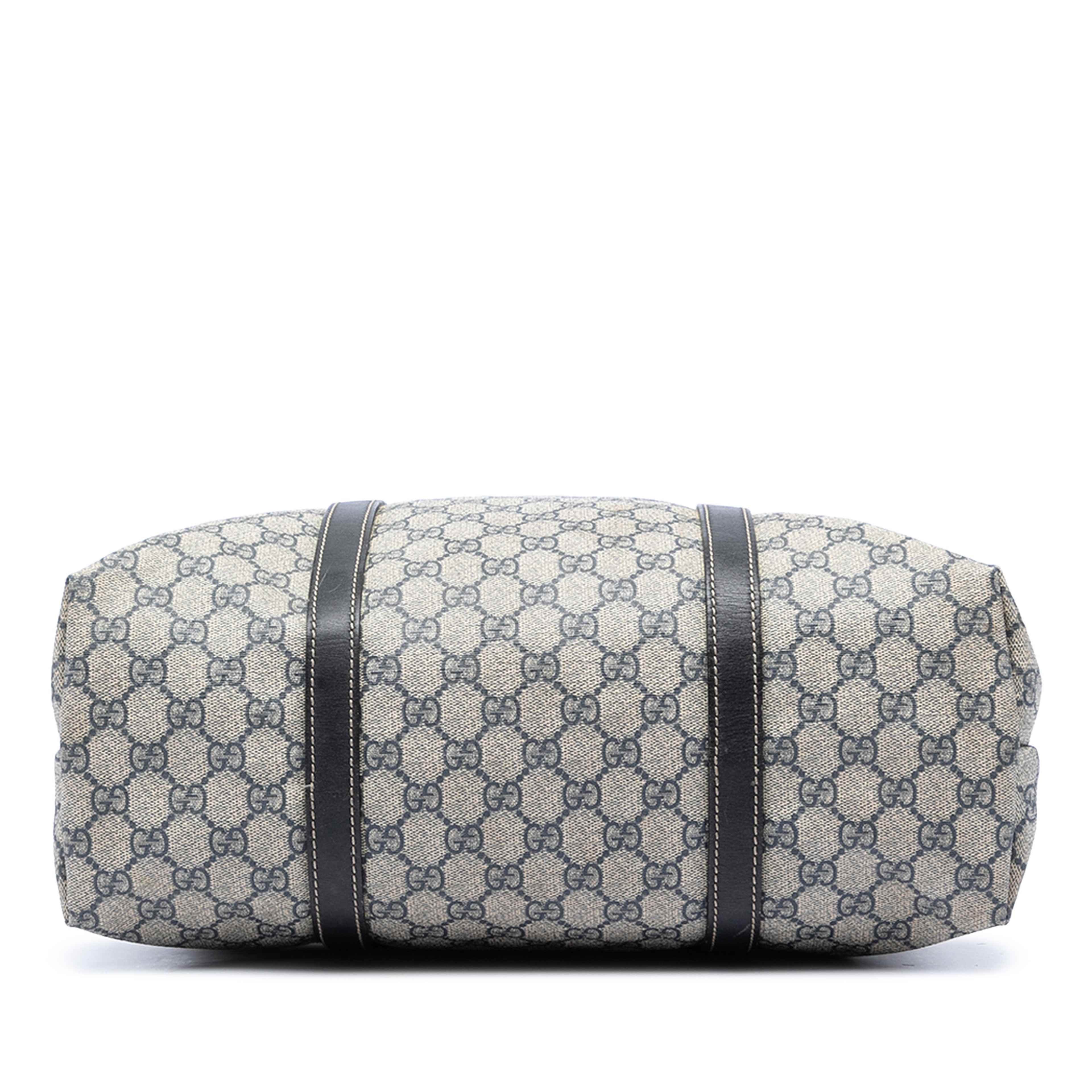 Gucci Gg Supreme Joy Vertical Tote, från Luxclusif, i färgen beige. Klicka för att öppna bilden i stort format