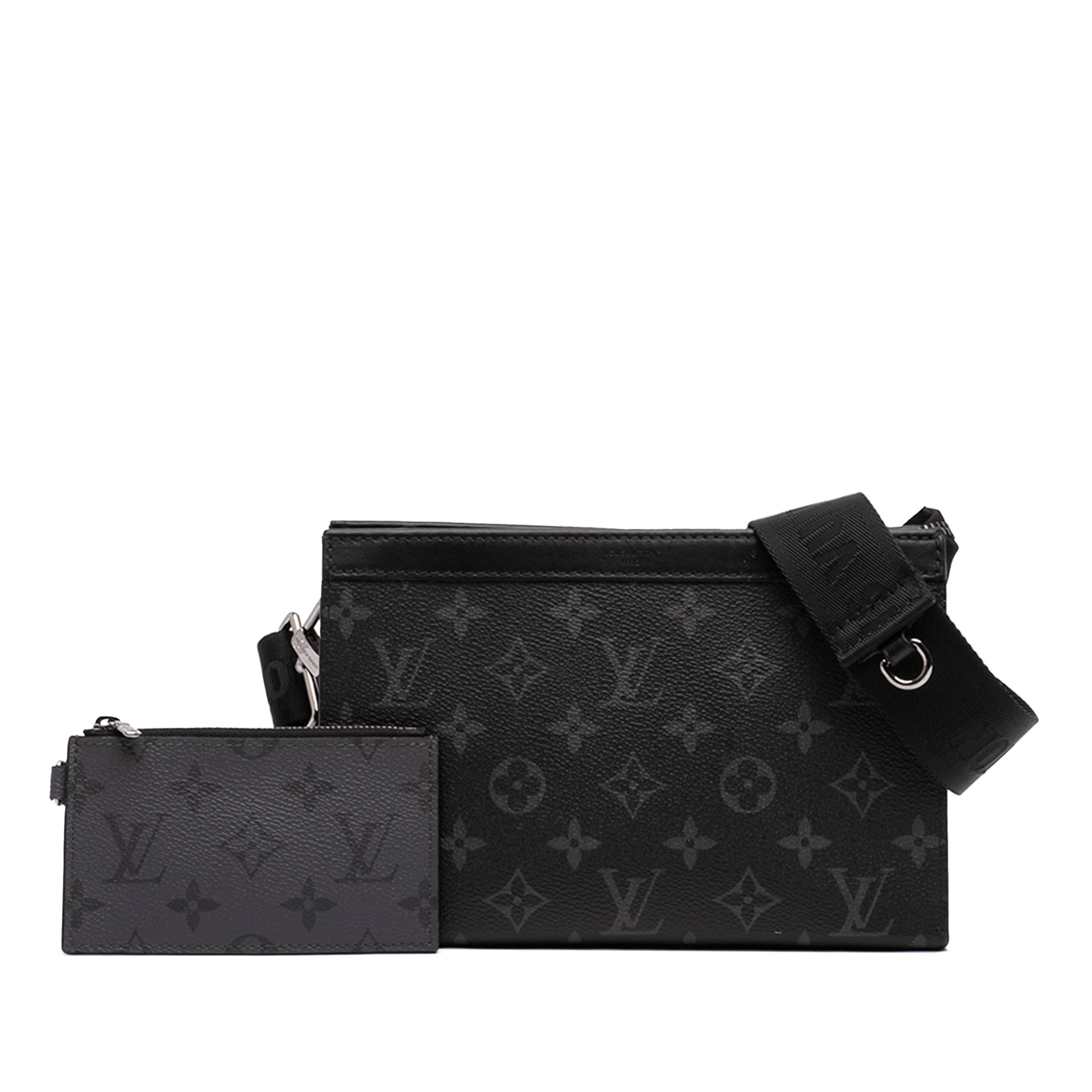 Louis Vuitton Monogram Eclipse Gaston Wearable Wallet, från Luxclusif, i färgen svart. Klicka för att öppna bilden i stort format