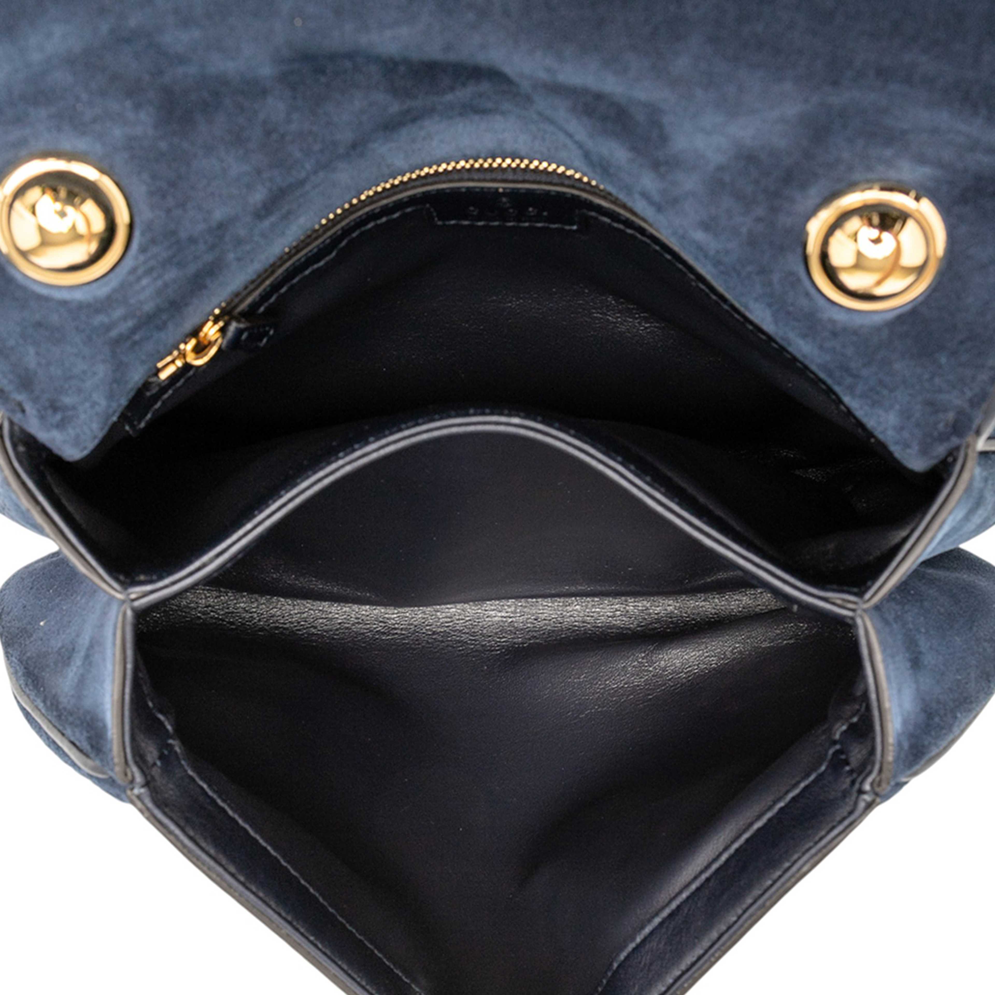 Gucci Medium Suede Blondie Crossbody, från Luxclusif, i färgen navy. Klicka för att öppna bilden i stort format