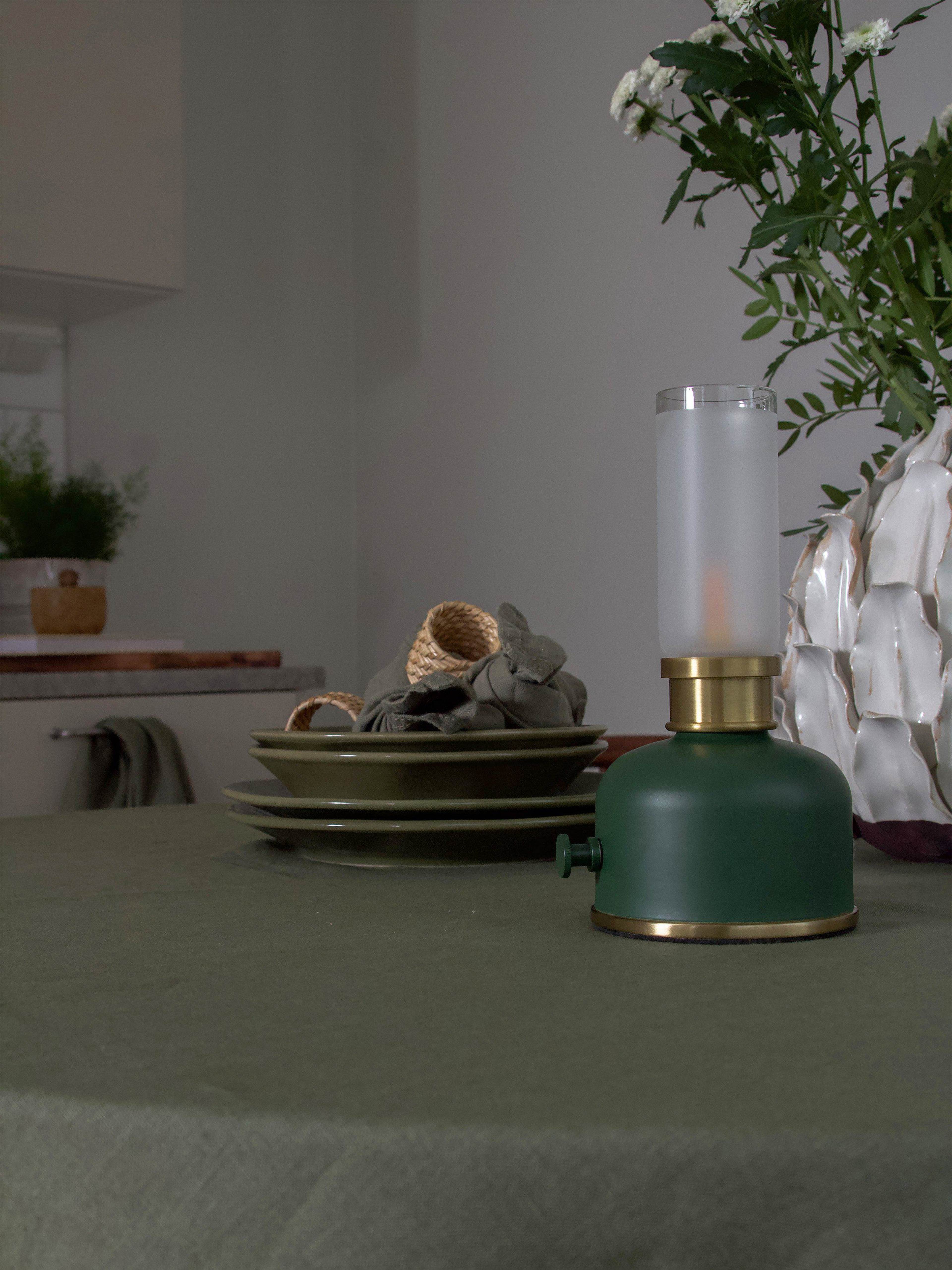 Frida Bordslampa, från PR Home, i färgen mörkgrön. Klicka för att öppna bilden i stort format