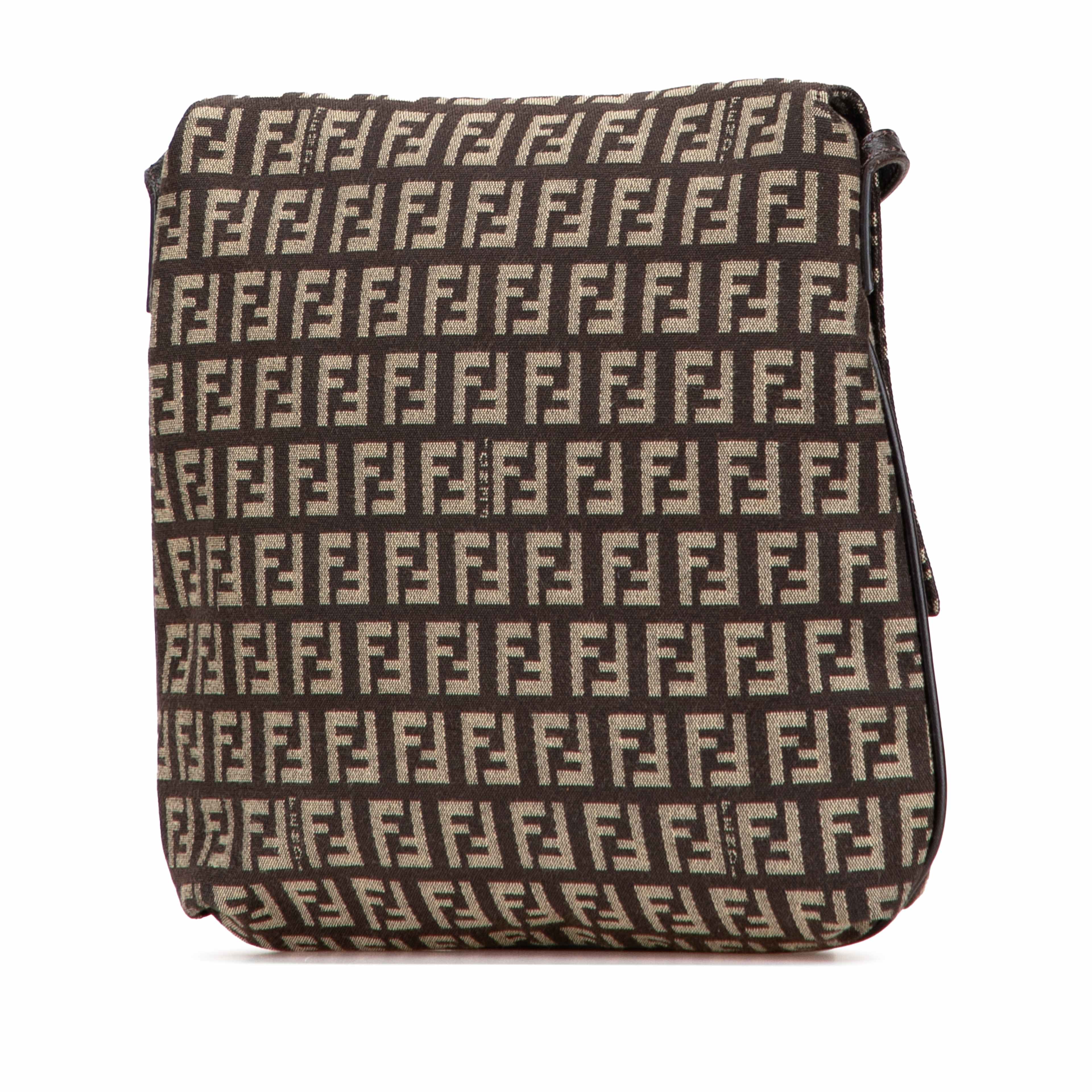 Fendi Zucchino Canvas Crossbody, från Luxclusif, i färgen brun. Klicka för att öppna bilden i stort format
